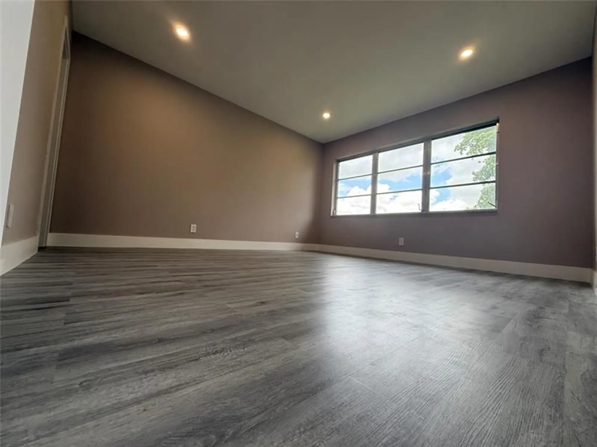 Property Slideshow image 40 of 53 | 8962 s hollybrook blvd 308, Pembroke Pines, FL, 33025