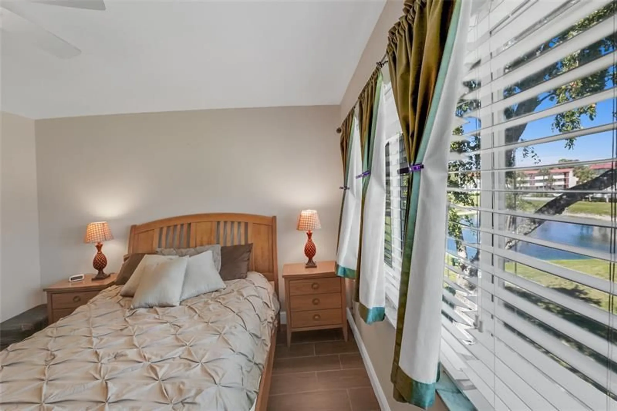 Property Slideshow image 25 of 50 | 8980 s hollybrook blvd 304, Pembroke Pines, FL, 33025