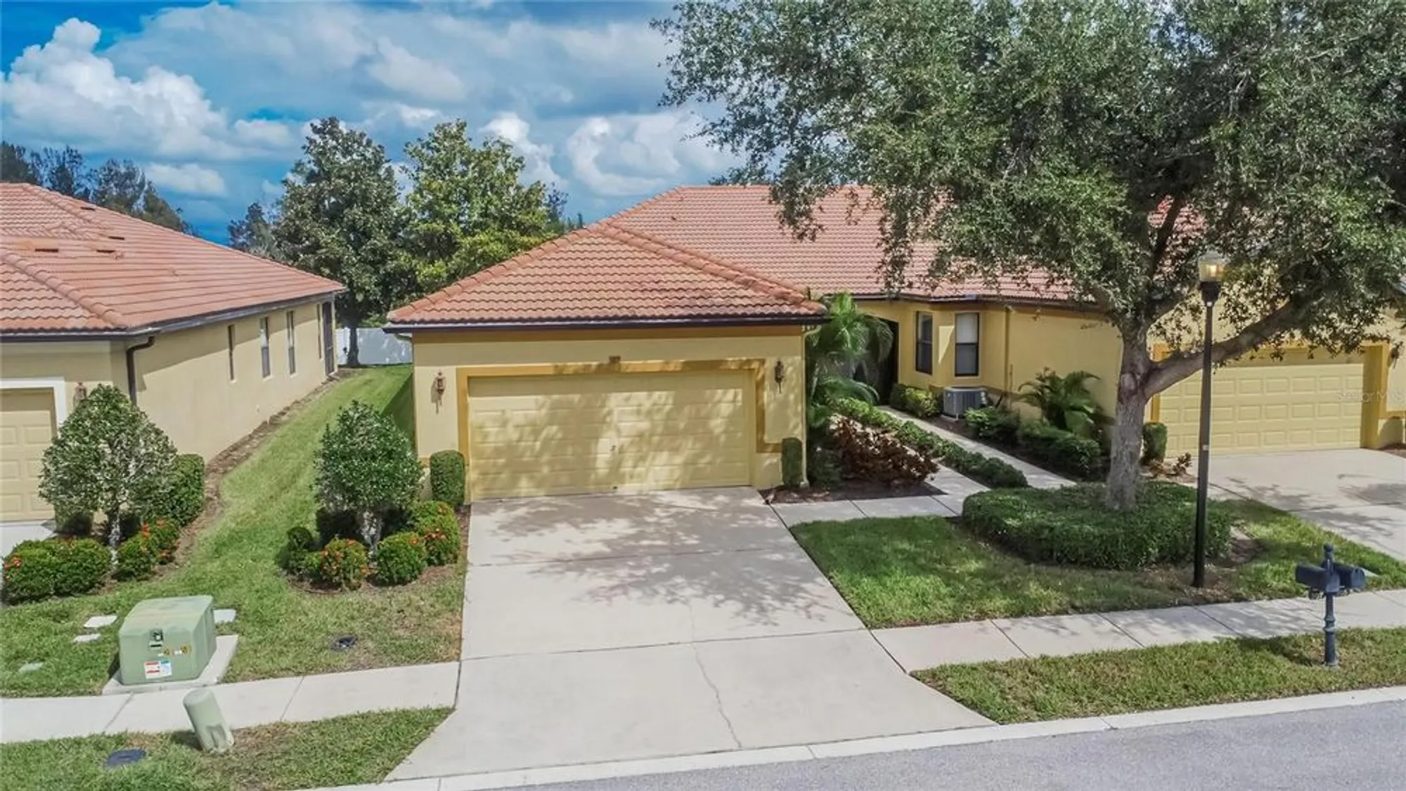 Property Slideshow image 3 of 58 | 307 bluewater falls ct, Apollo Beach, FL, 33572