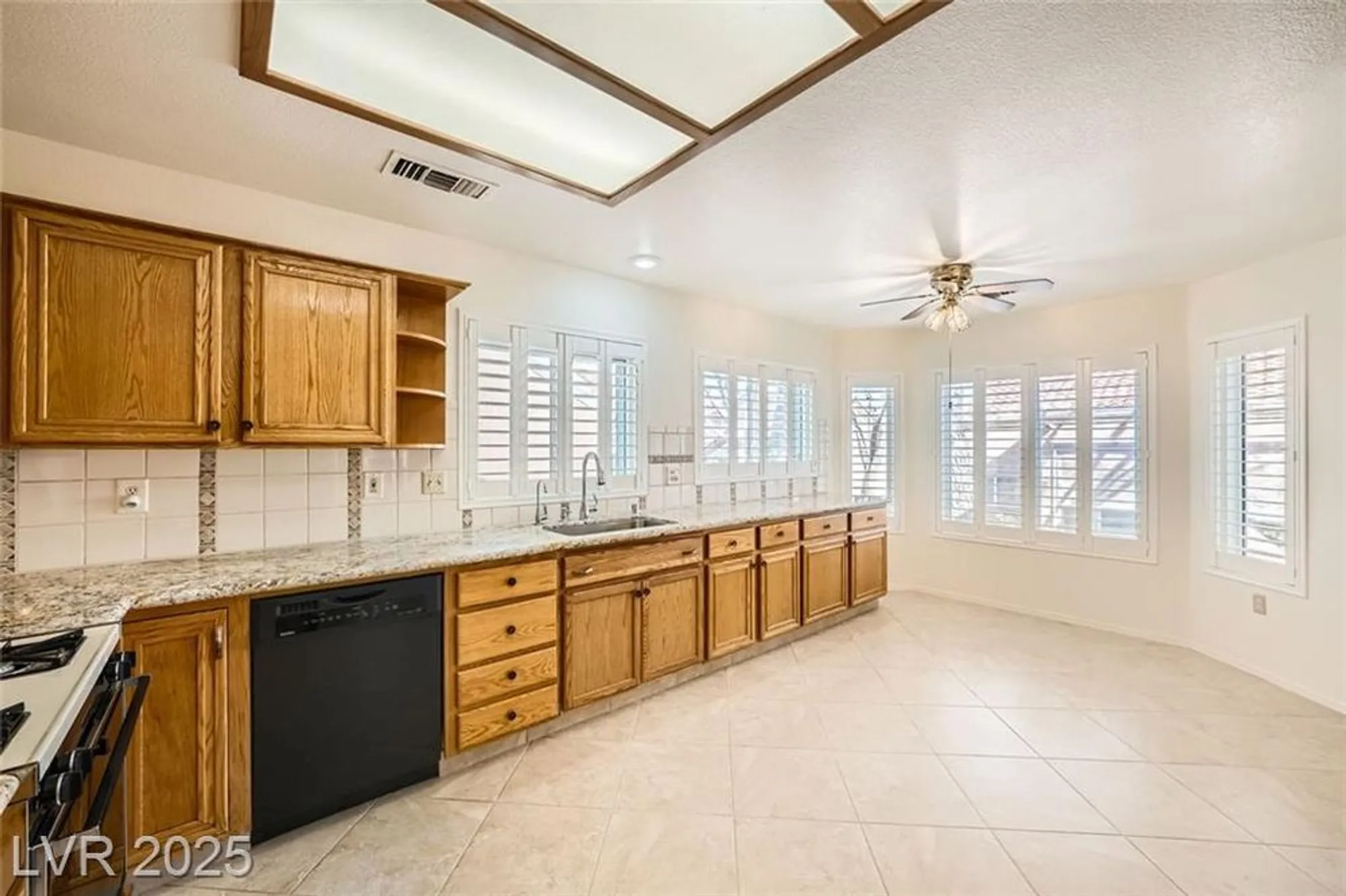 Property Slideshow image 12 of 26 | 2520 palmridge dr, Las Vegas, NV, 89134