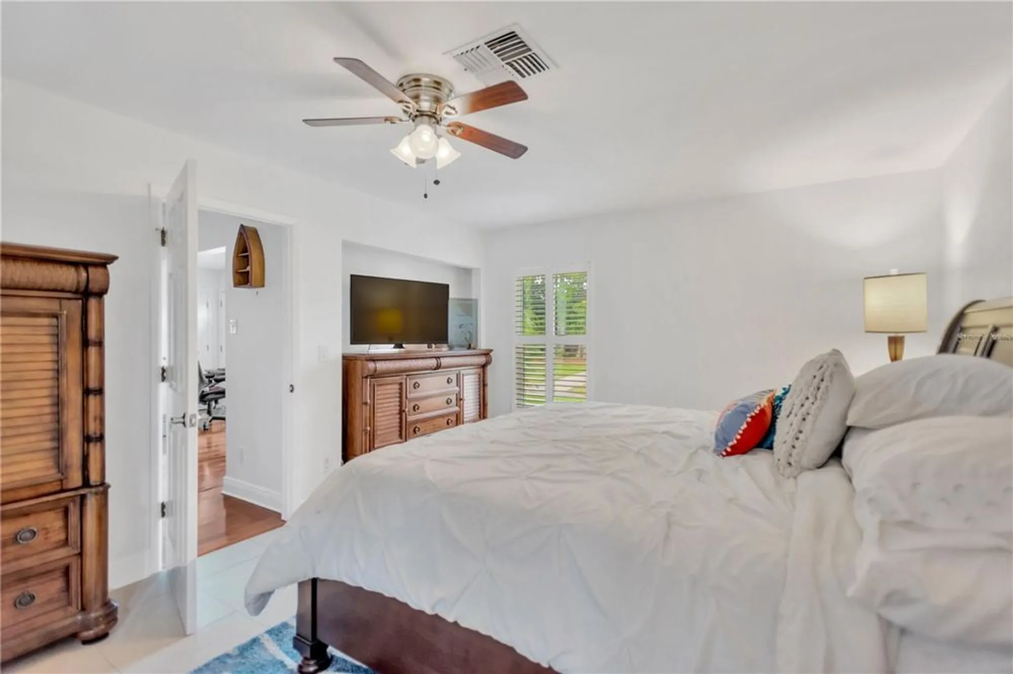Property Slideshow image 16 of 26 | 1090 seville dr 29, Palm Harbor, FL, 34684
