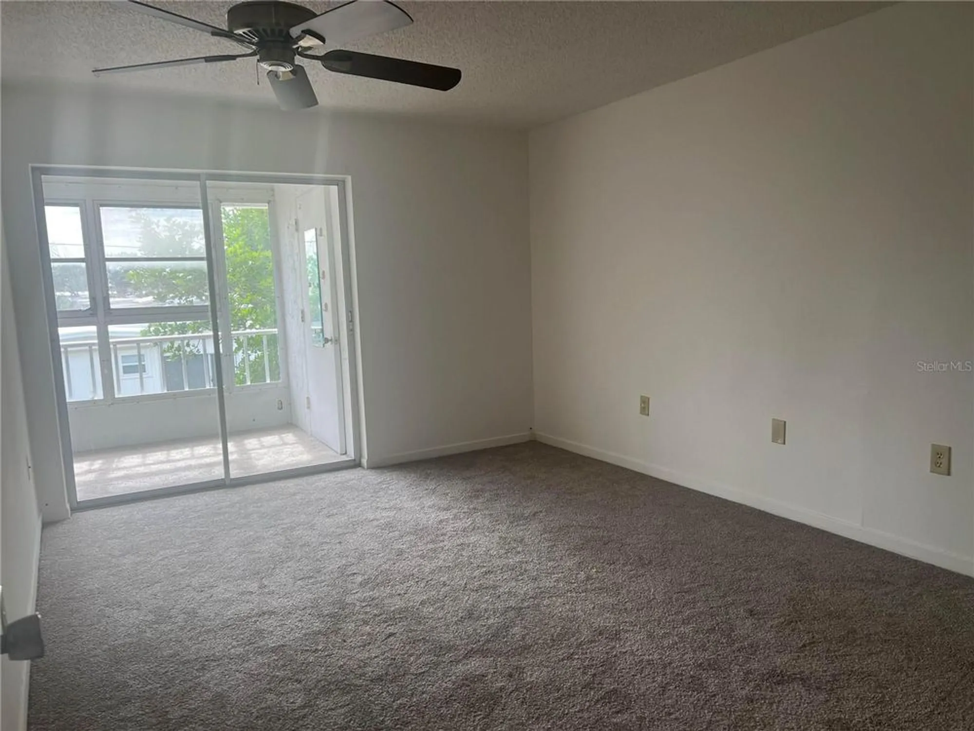 Property Slideshow image 6 of 22 | 202 47th avenue dr 333, Bradenton, FL, 34207