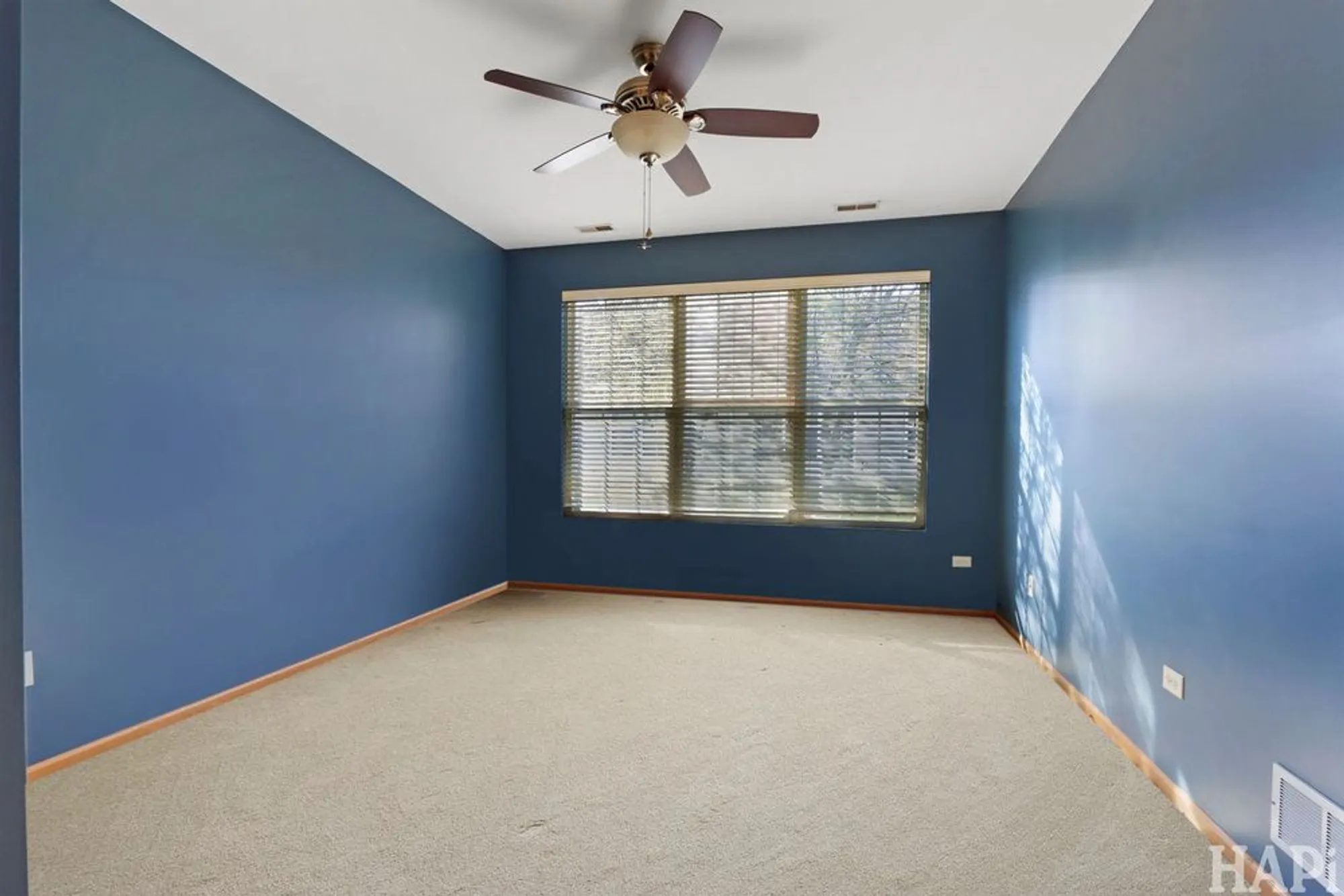 Property Slideshow image 11 of 21 | 13536 hemlock rd, Huntley, IL, 60142