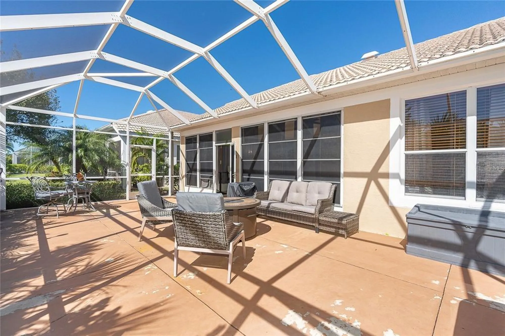 Property Slideshow image 22 of 28 | 320 langholm dr, Venice, FL, 34293