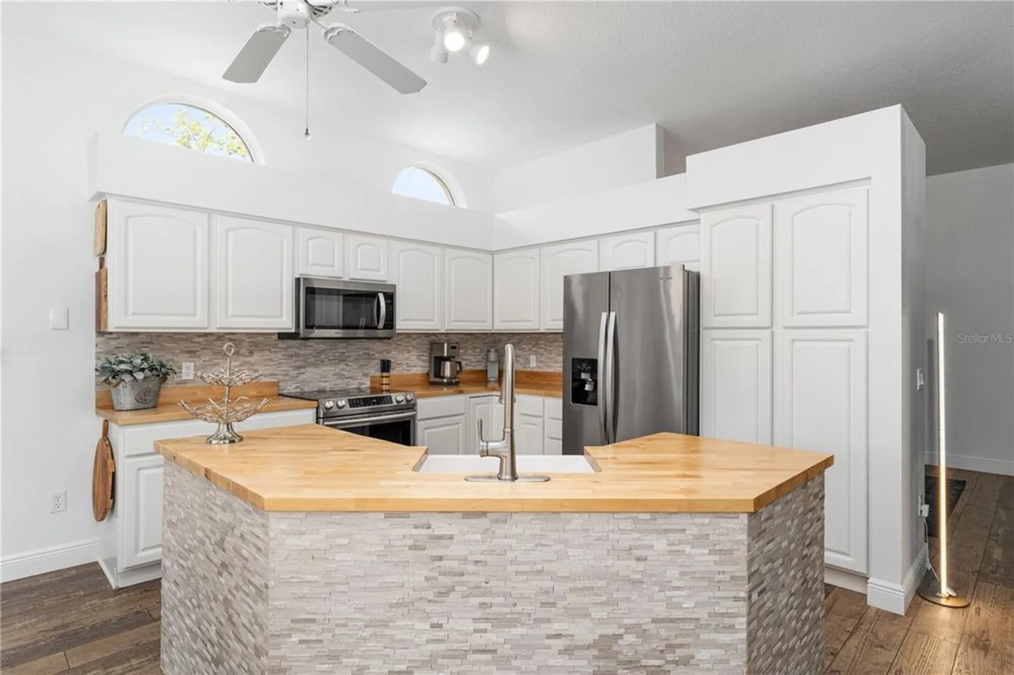 Property Slideshow image 6 of 36 | 1302 lopez ln, The Villages, FL, 32159