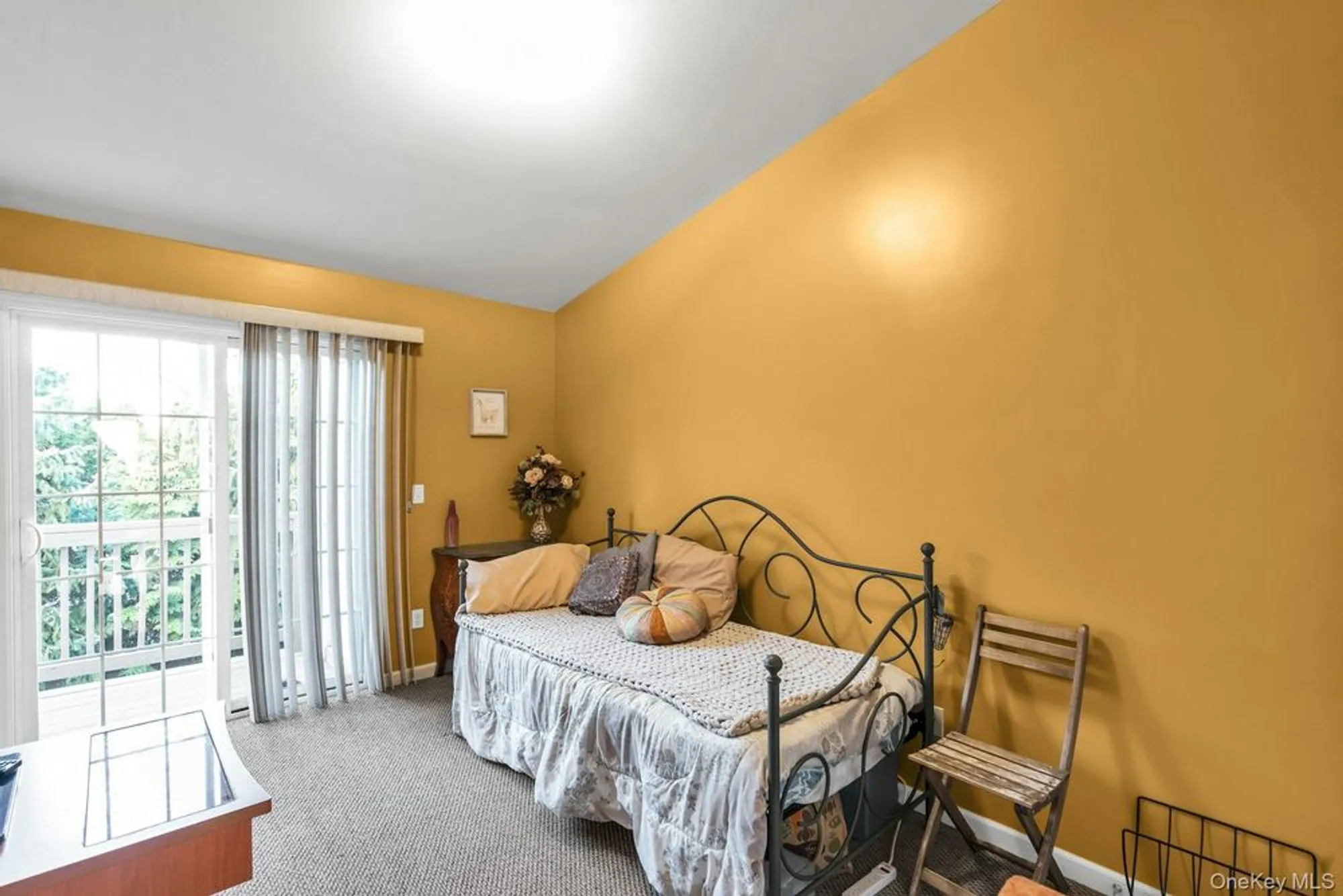 Property Slideshow image 9 of 24 | 1120 willow ln, Valley Stream, NY, 11580