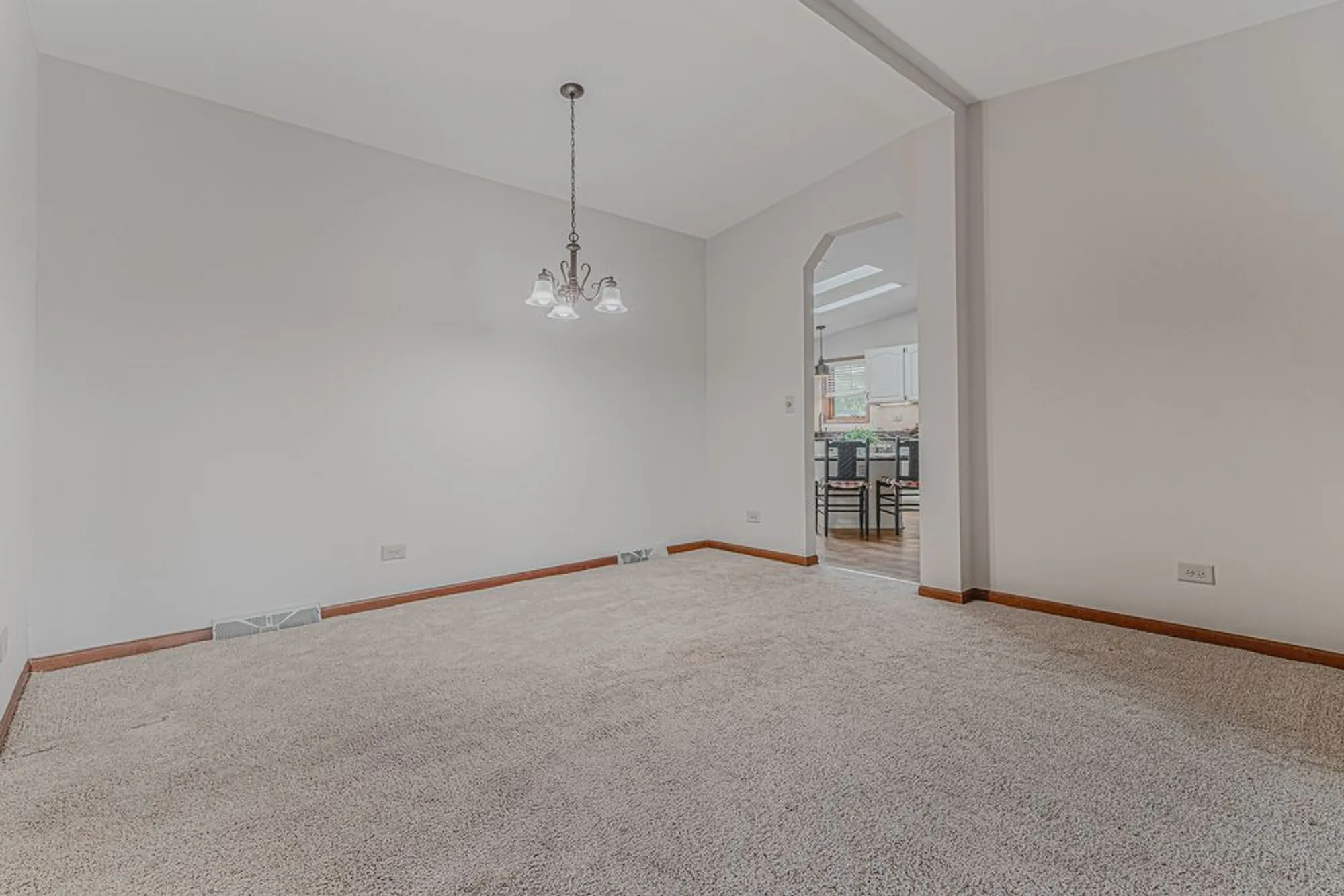 Property Slideshow image 17 of 41 | 9 derby ct, Grayslake, IL, 60030
