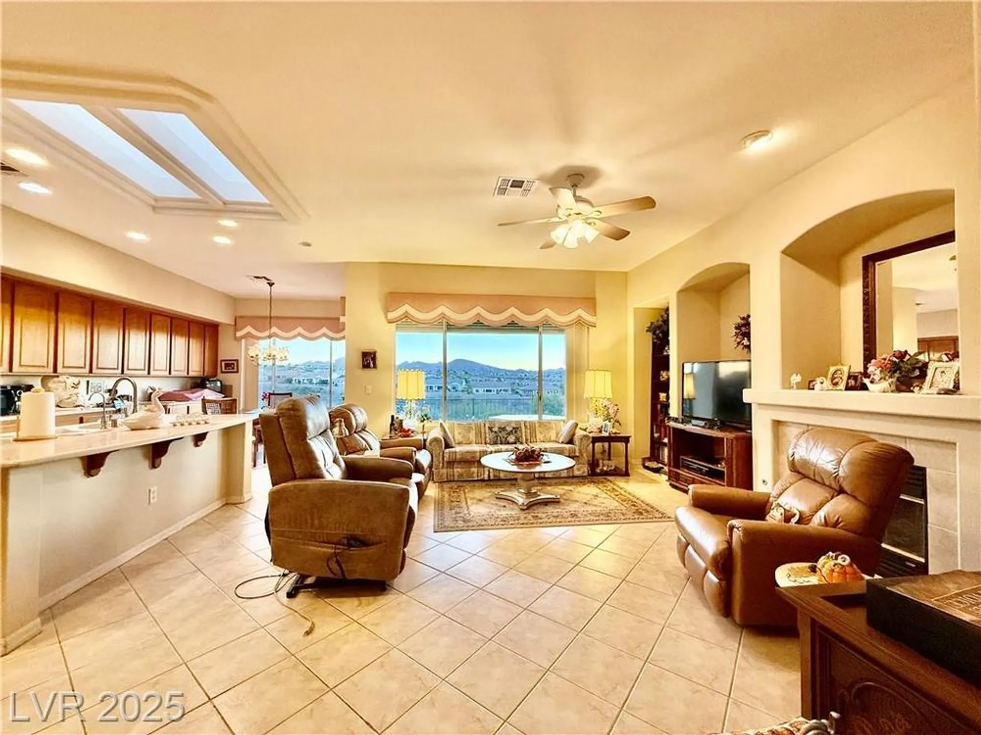 Property Slideshow image 19 of 51 | 2851 scotts valley dr, Henderson, NV, 89052