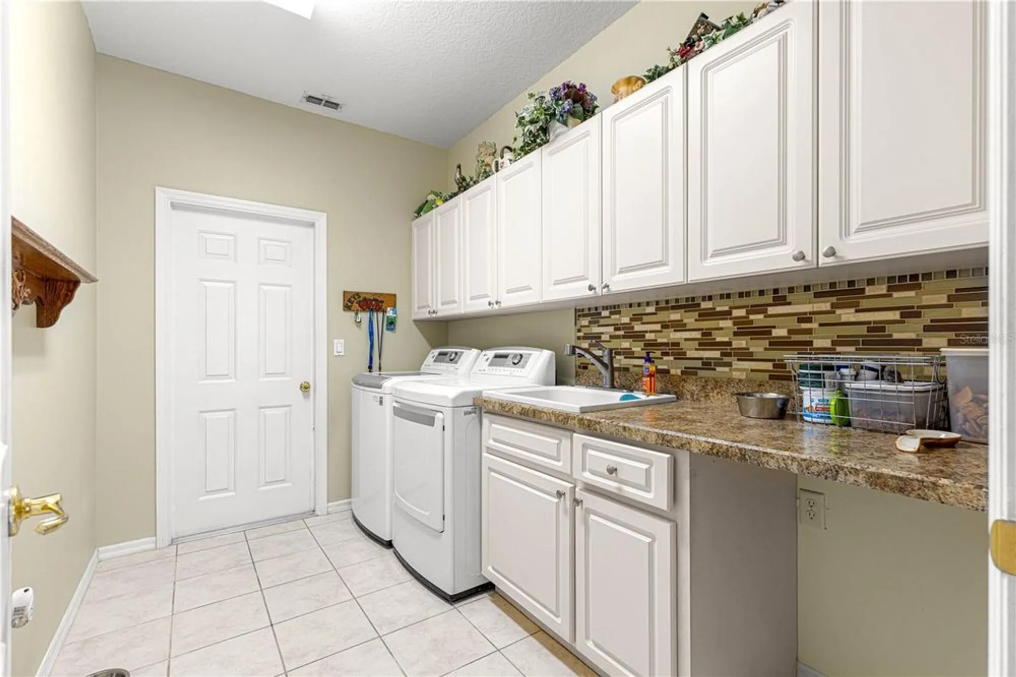 Property Slideshow image 21 of 74 | 13885 del webb blvd, Summerfield, FL, 34491