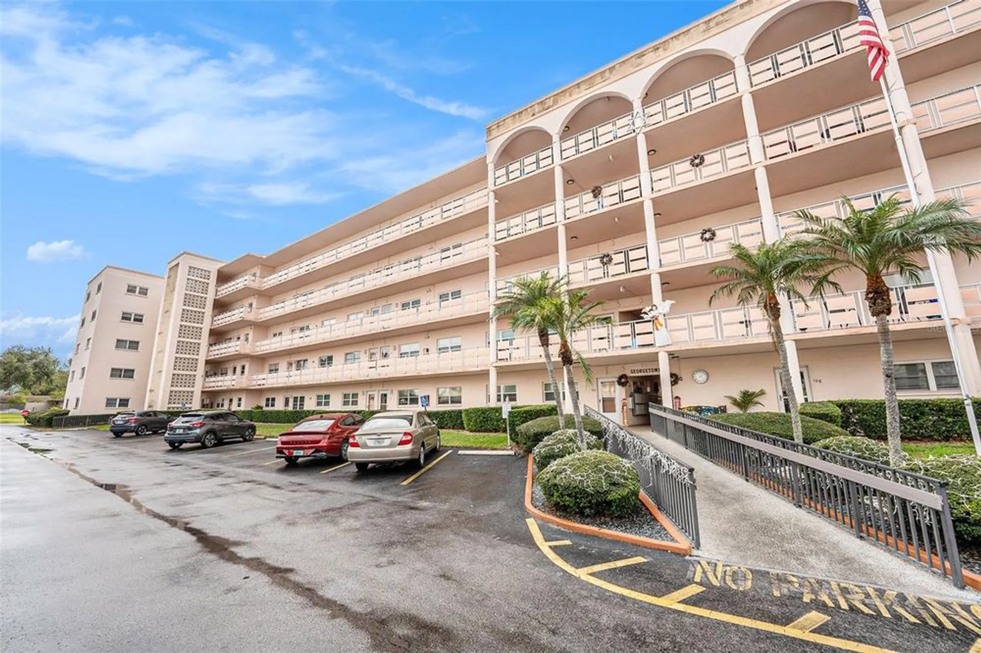 Property Slideshow image 3 of 37 | 5623 80th st n unit 211, St Petersburg, FL, 33709