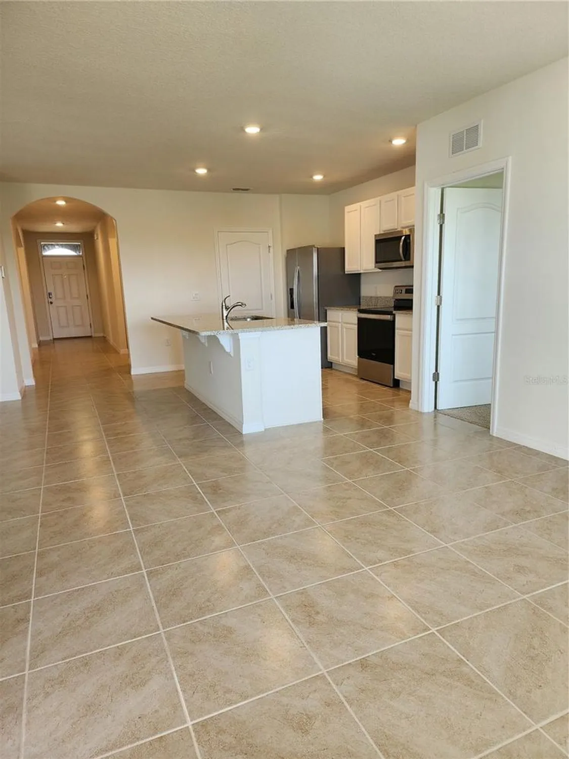 Property Slideshow image 4 of 20 | 2795 grandbury grove rd, Lakeland, FL, 33811