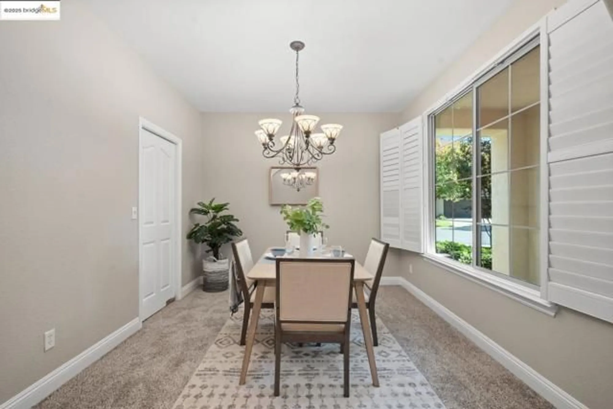 Property Slideshow image 14 of 32 | 131 montilla cir, Sacramento, CA, 95835