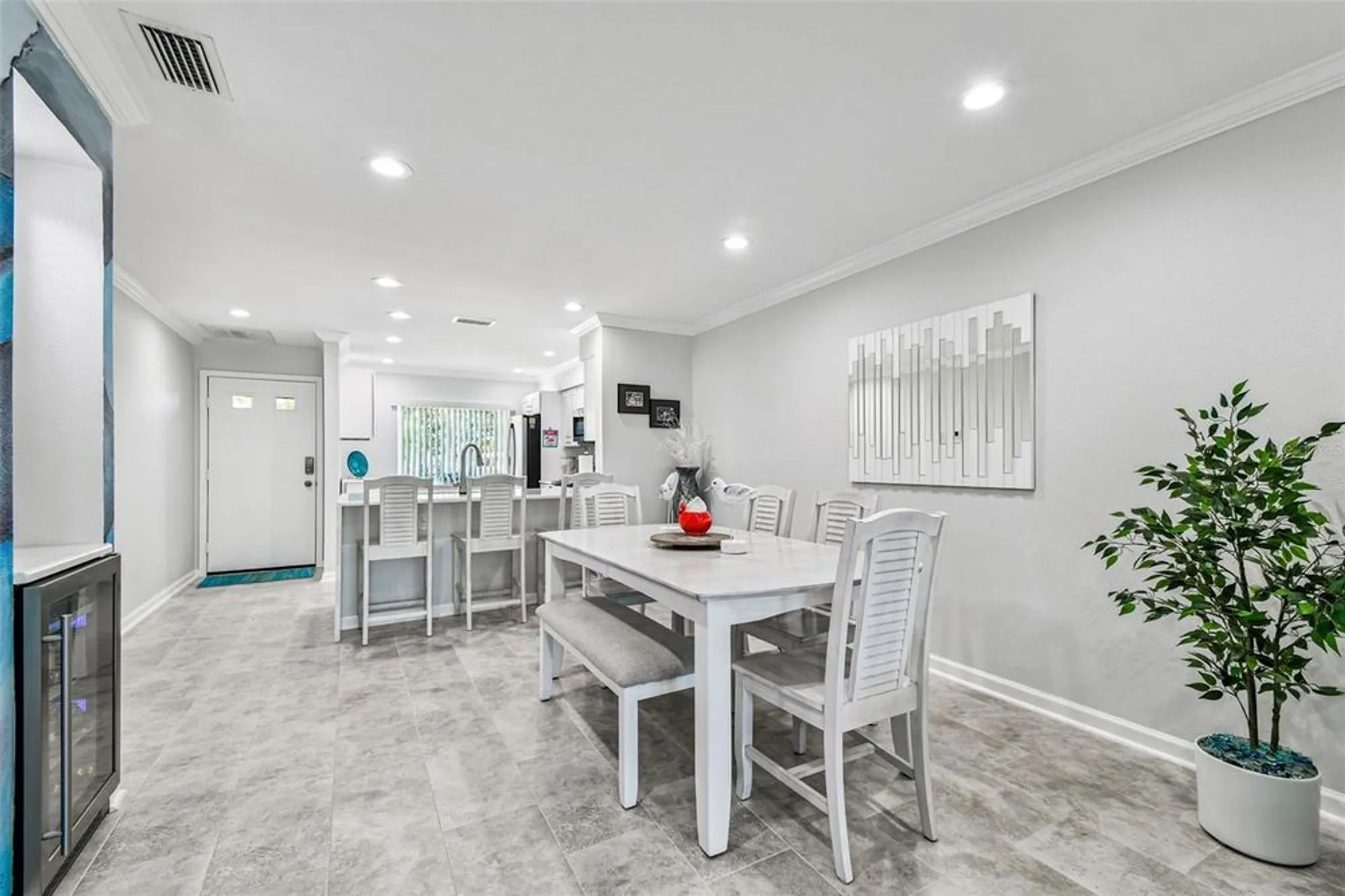 Property Slideshow image 11 of 40 | 19029 us highway 19 n apt 27a, Clearwater, FL, 33764