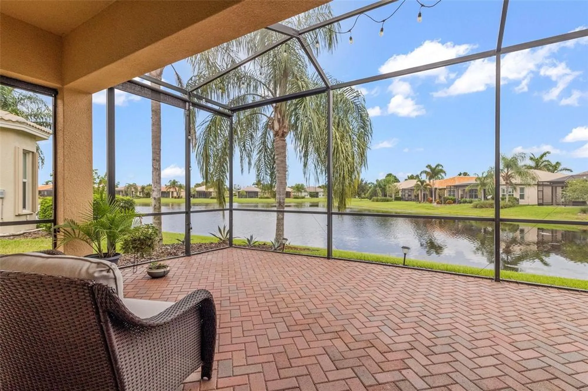 Property Slideshow image 39 of 49 | 16133 coquina bay ln, Wimauma, FL, 33598
