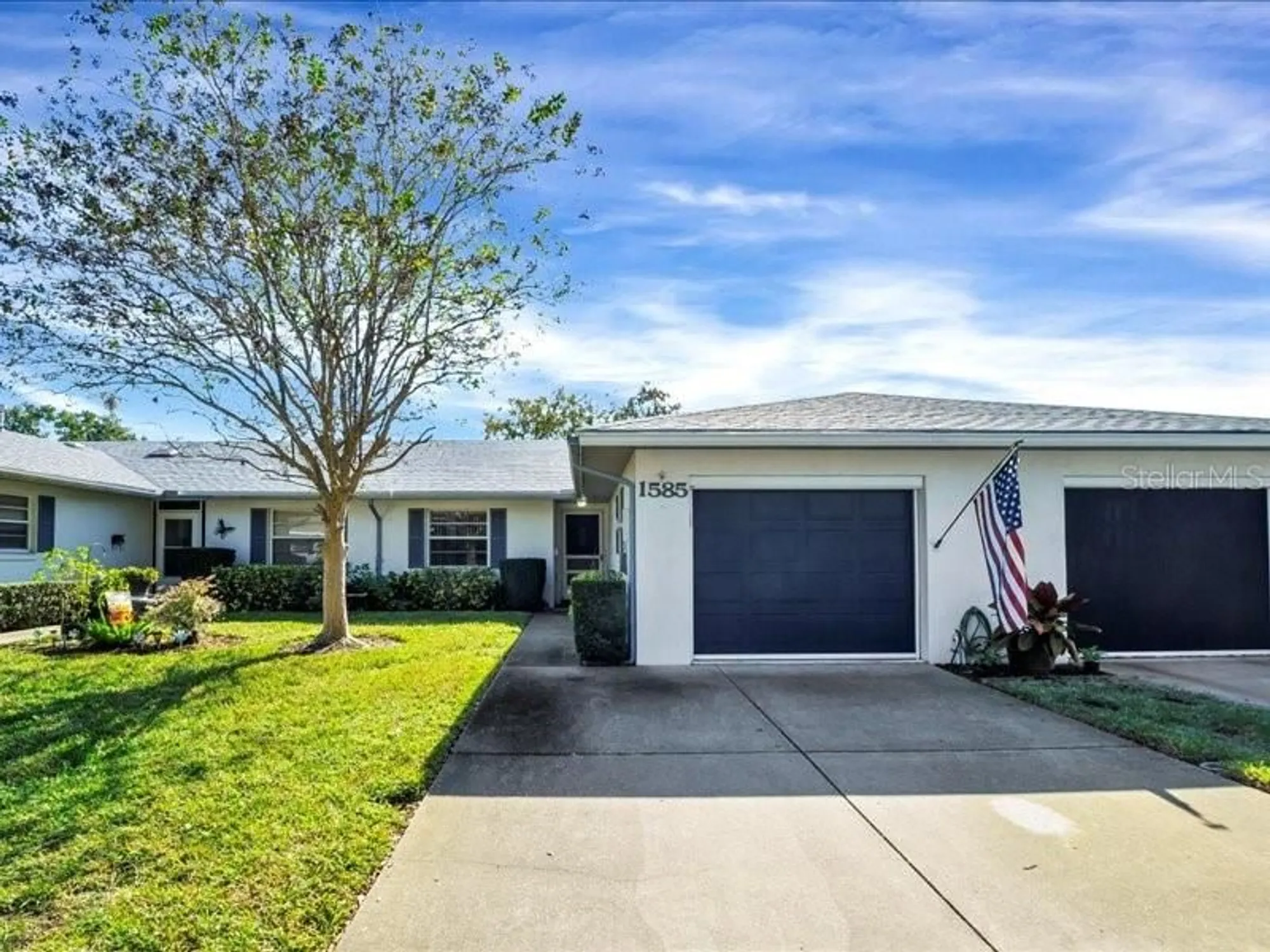 Property Slideshow image 1 of 36 | 1585 oakview cir, Winter Haven, FL, 33880
