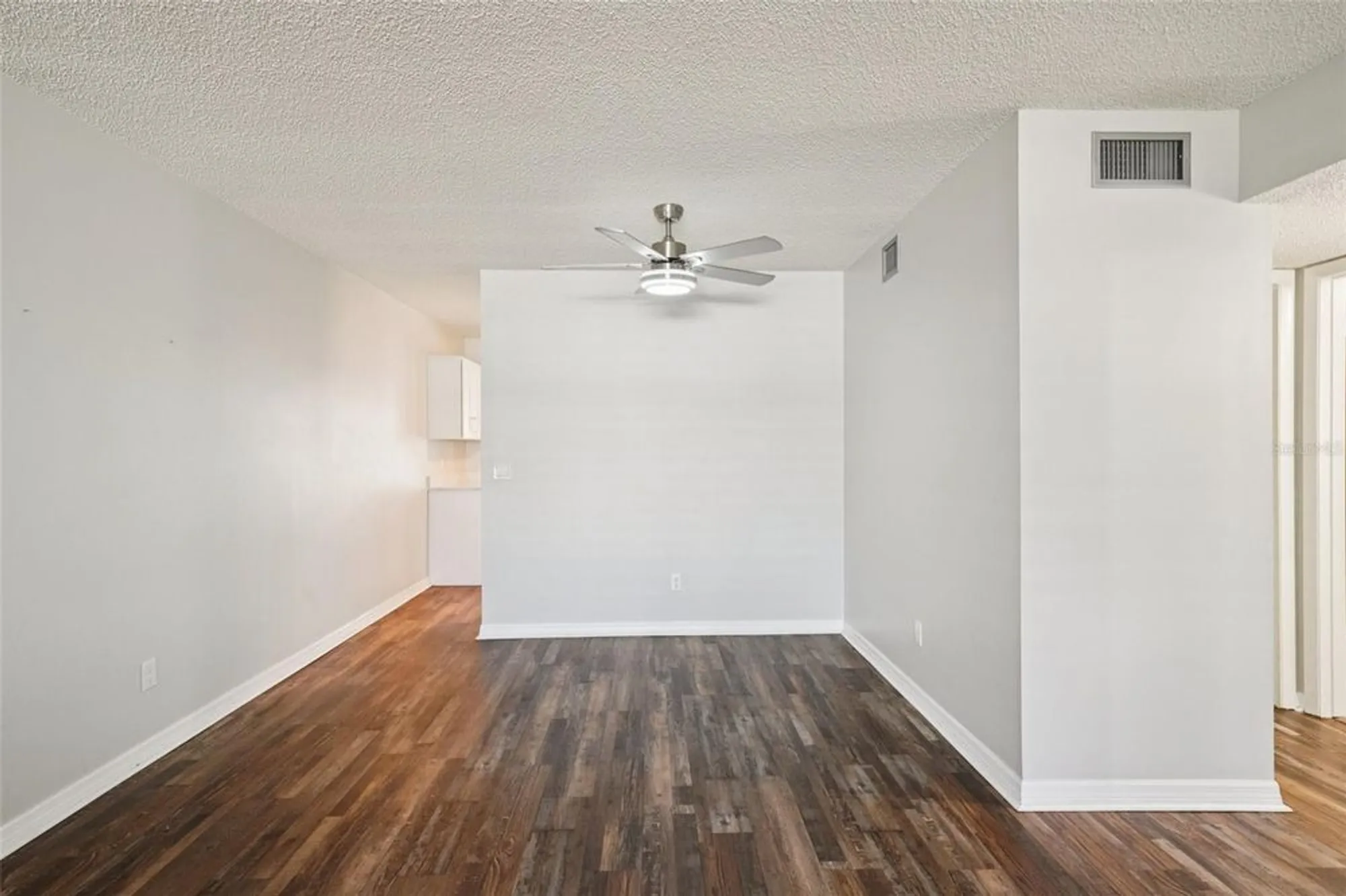 Property Slideshow image 10 of 46 | 2255 philippine dr 9, Clearwater, FL, 33763