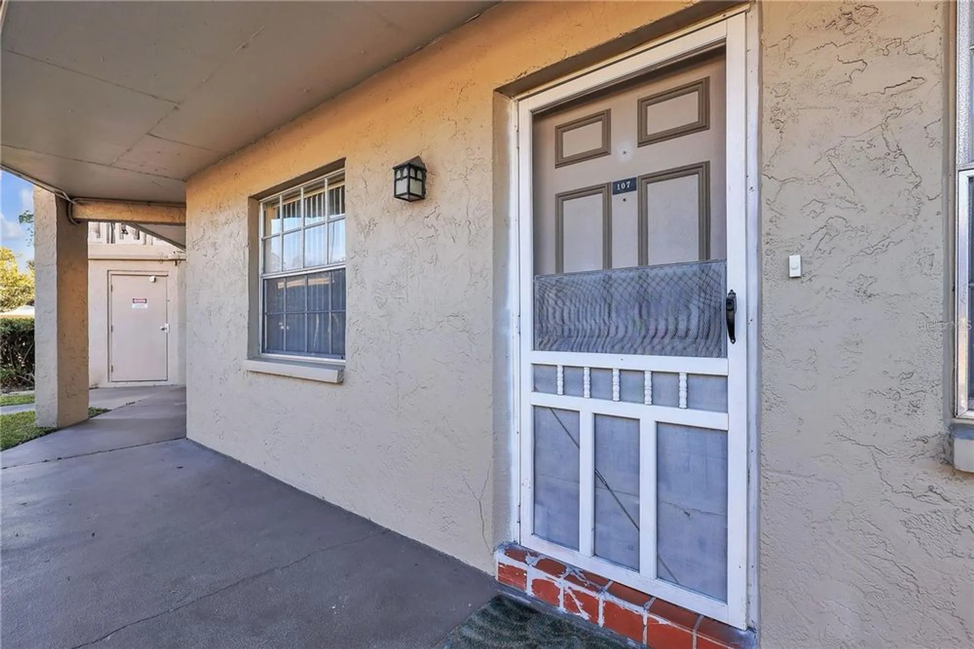 Property Slideshow image 2 of 30 | 960 virginia st apt 107, Dunedin, FL, 34698