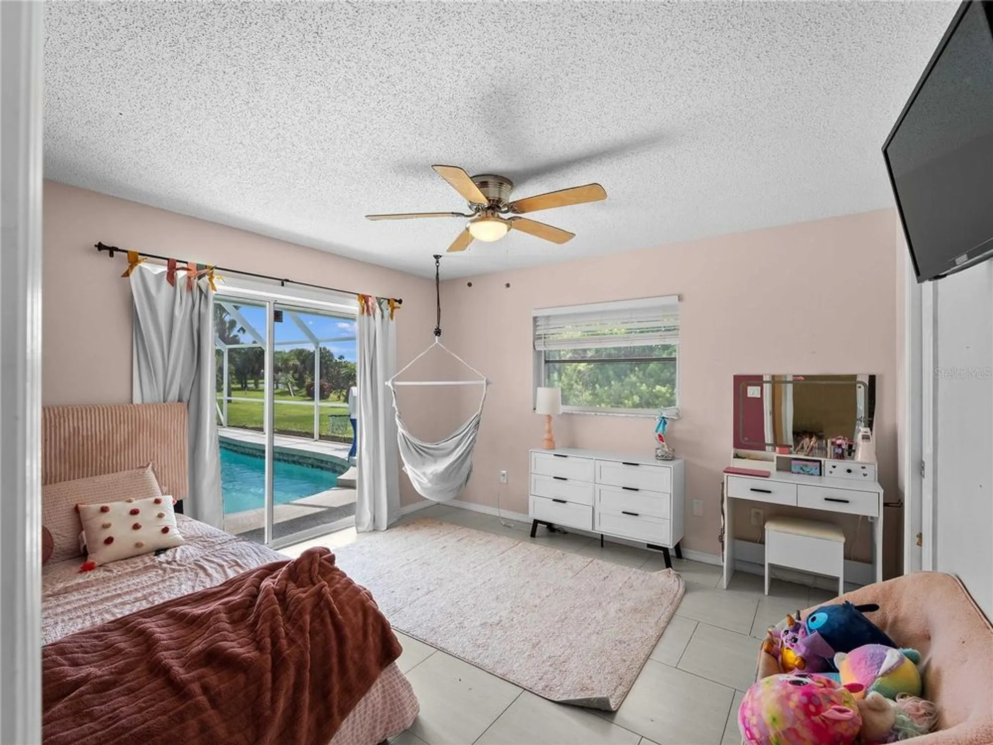 Property Slideshow image 37 of 61 | 523 warwick dr, Venice, FL, 34293