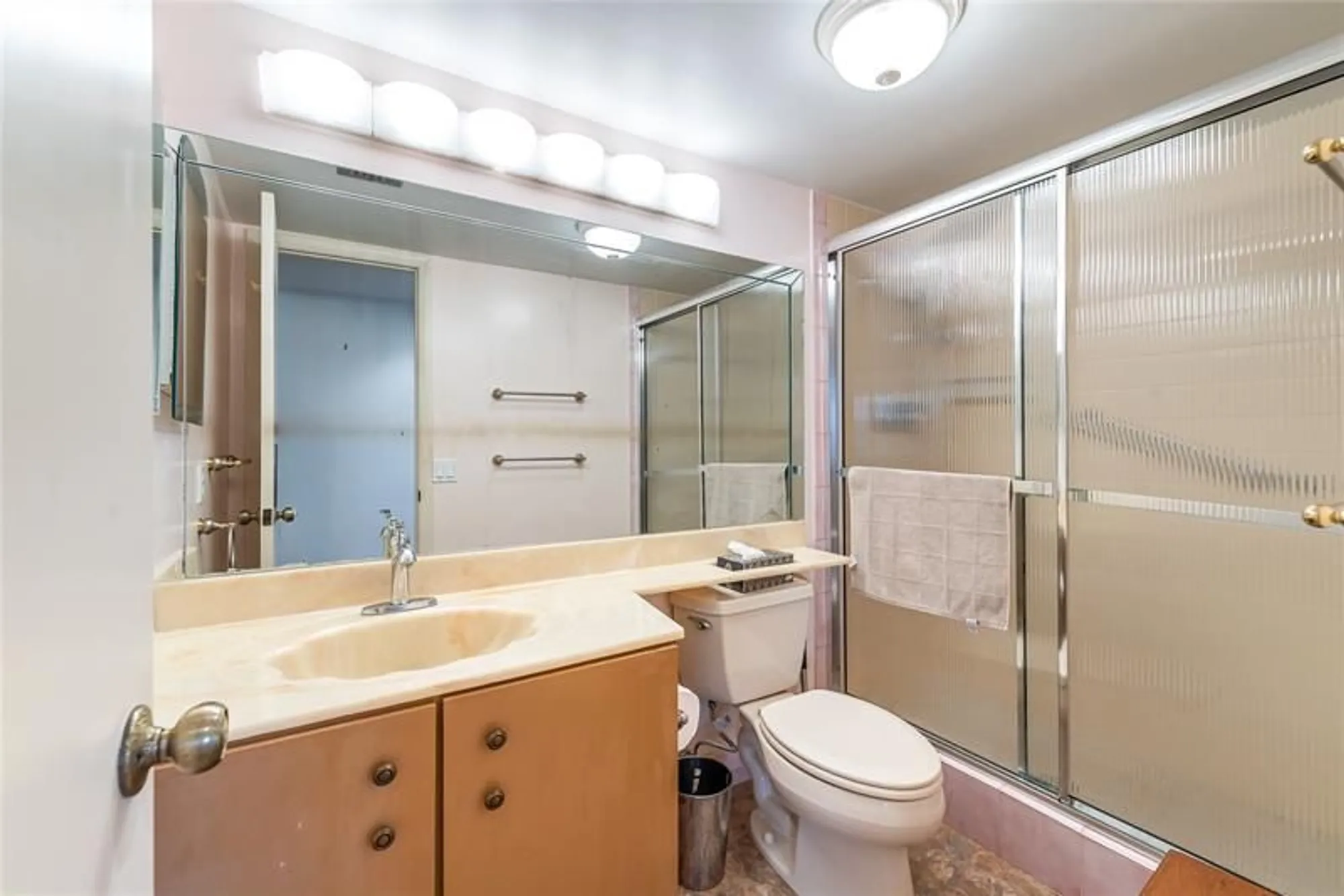 Property Slideshow image 11 of 57 | 271 s hollybrook dr 304, Pembroke Pines, FL, 33025