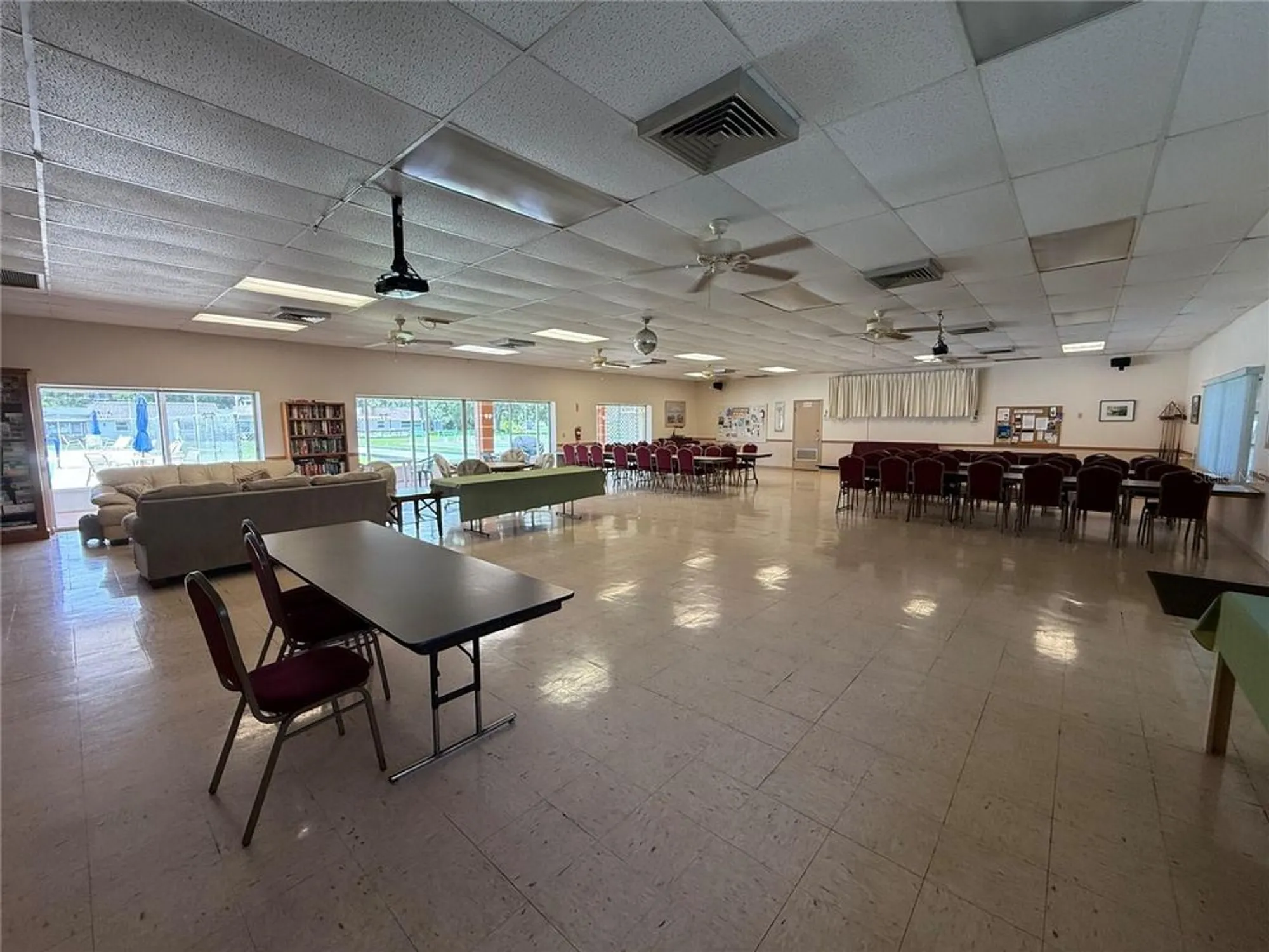 Property Slideshow image 36 of 42 | 8215 burgundy dr n # 8215, Pinellas Park, FL, 33781