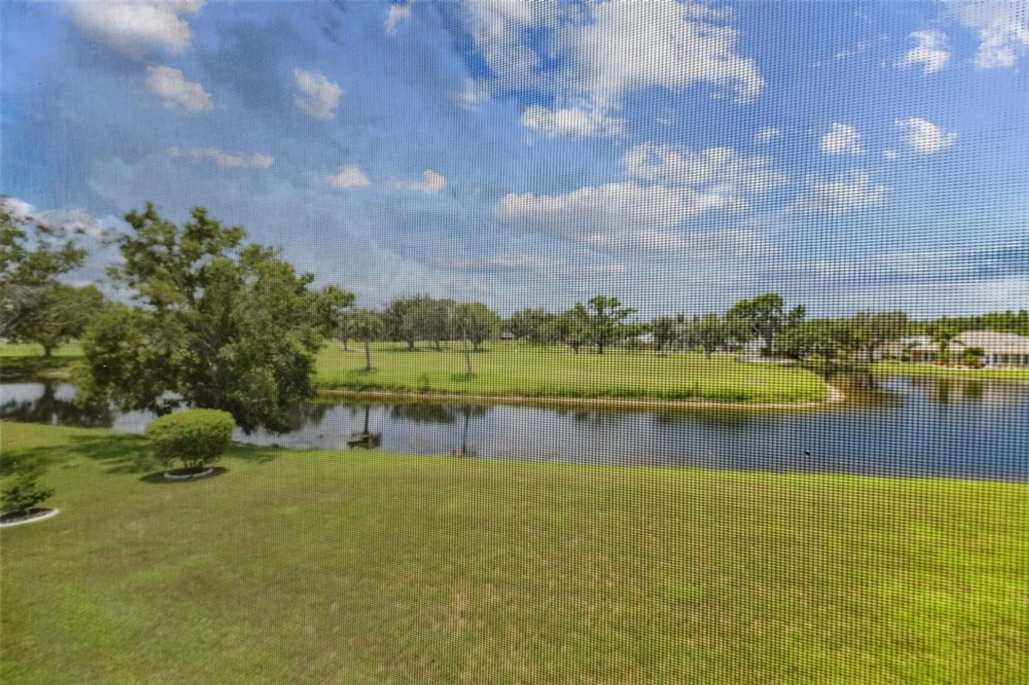 Property Slideshow image 4 of 44 | 2309 lyndhurst dr, Sun City Center, FL, 33573