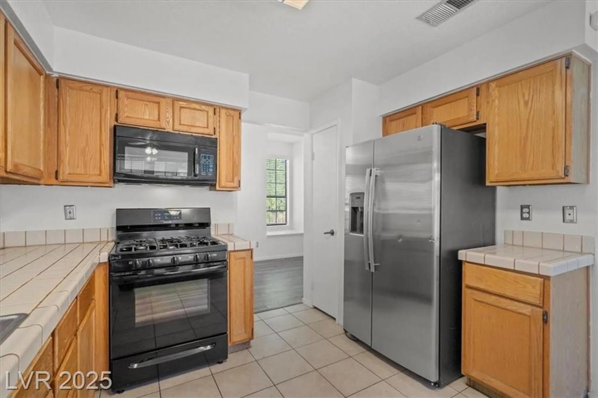 Property Slideshow image 18 of 37 | 4833 fiesta lakes st, Las Vegas, NV, 89130