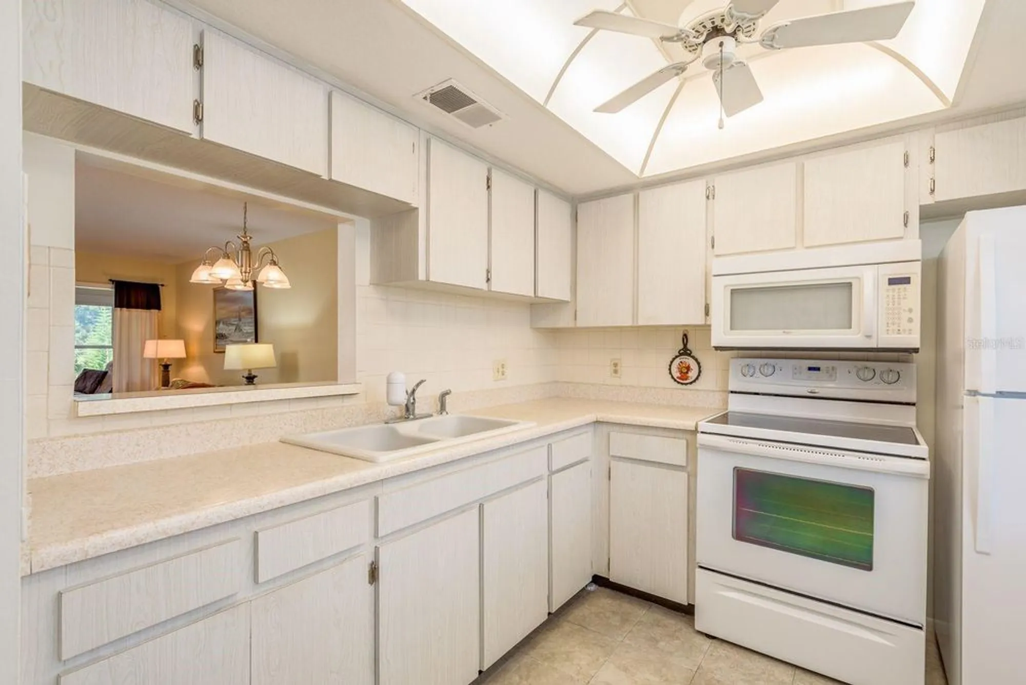 Property Slideshow image 6 of 27 | 936 virginia st 208, Dunedin, FL, 34698