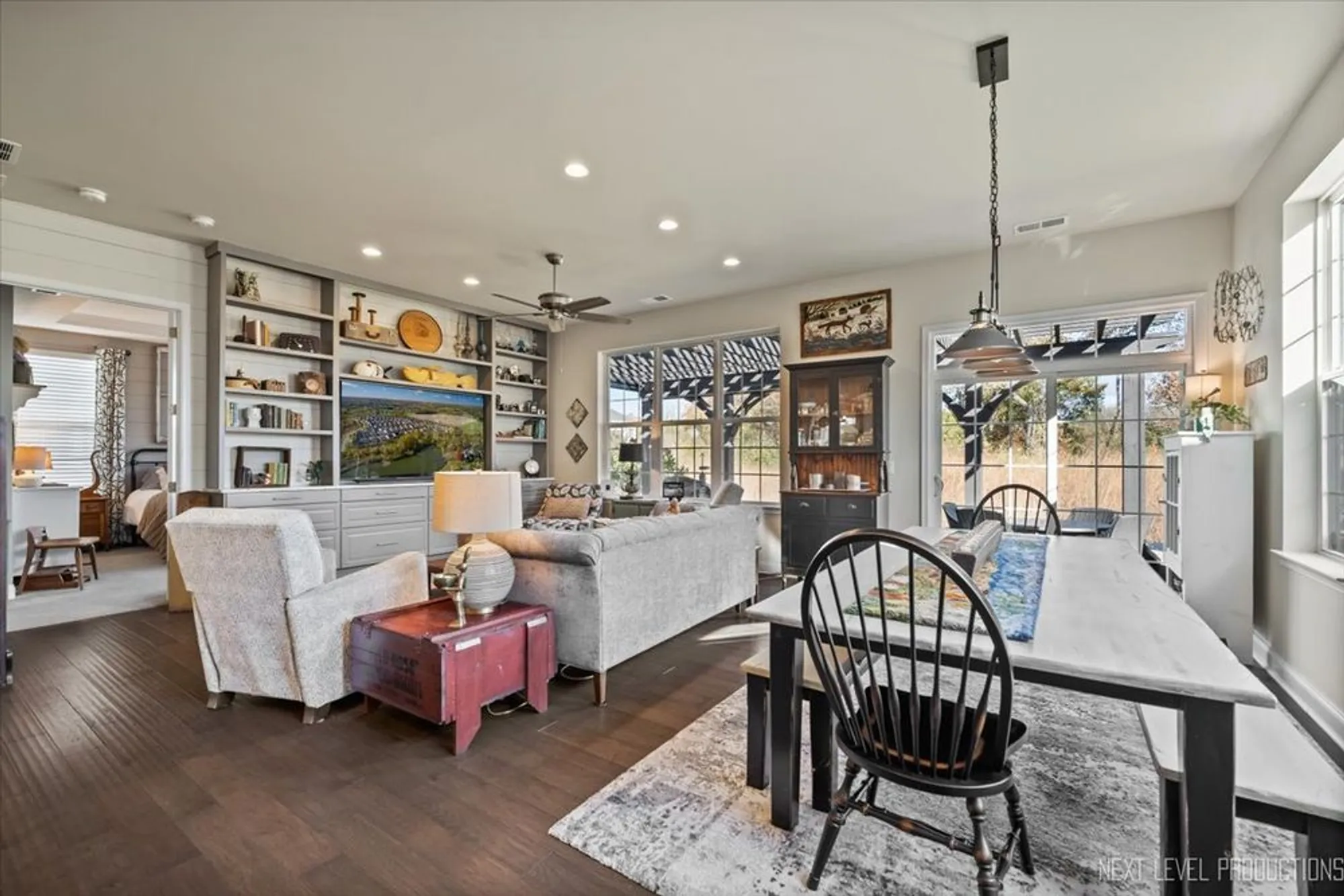 Property Slideshow image 17 of 31 | 3870 crooked creek dr, Elgin, IL, 60124