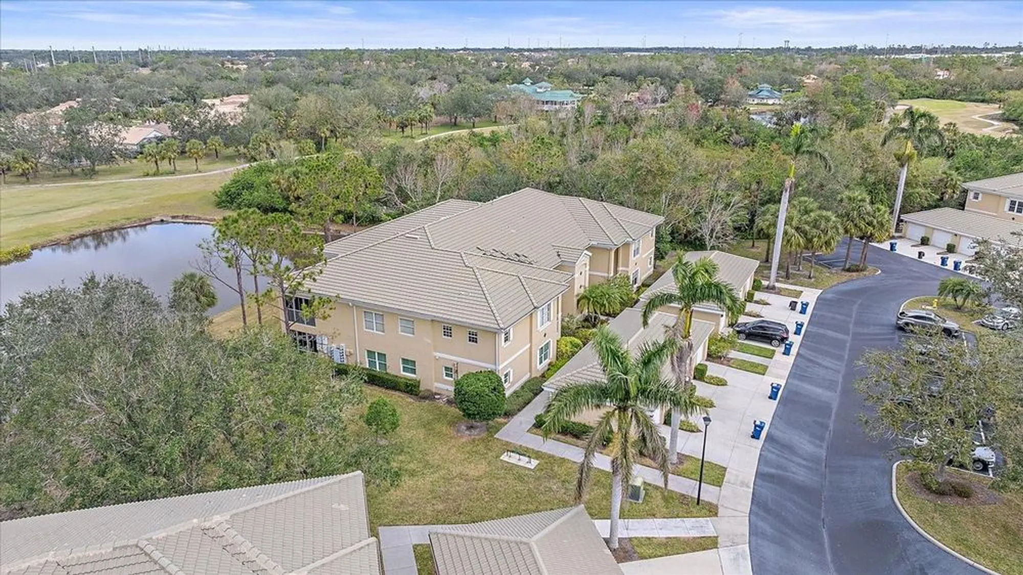 Property Slideshow image 36 of 44 | 6334 grand oak cir 201, Bradenton, FL, 34203