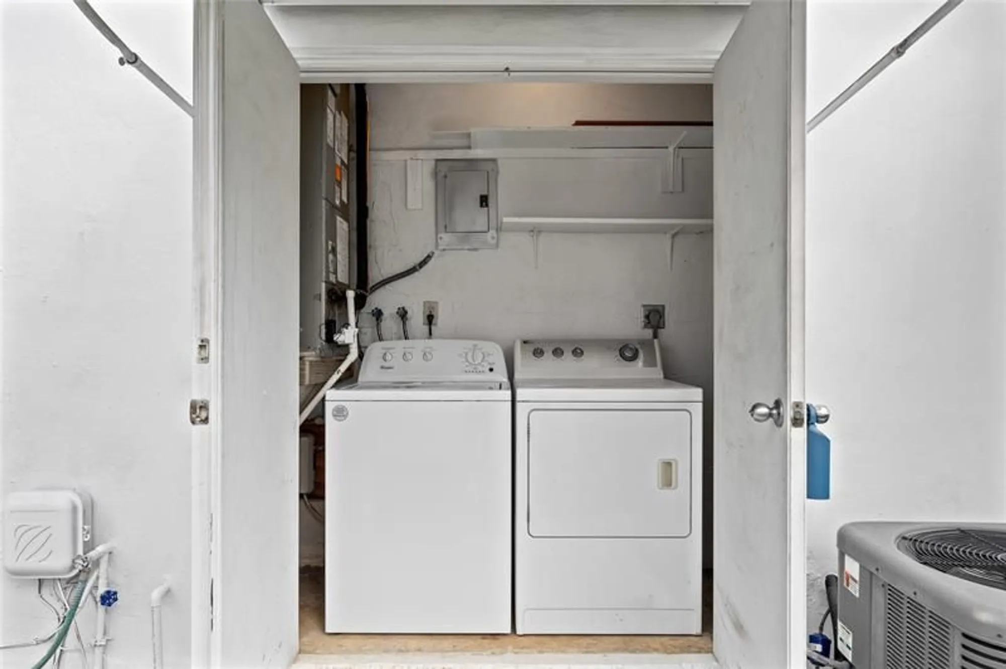 Property Slideshow image 21 of 34 | 2920 nw 2nd ave, Pompano Beach, FL, 33064