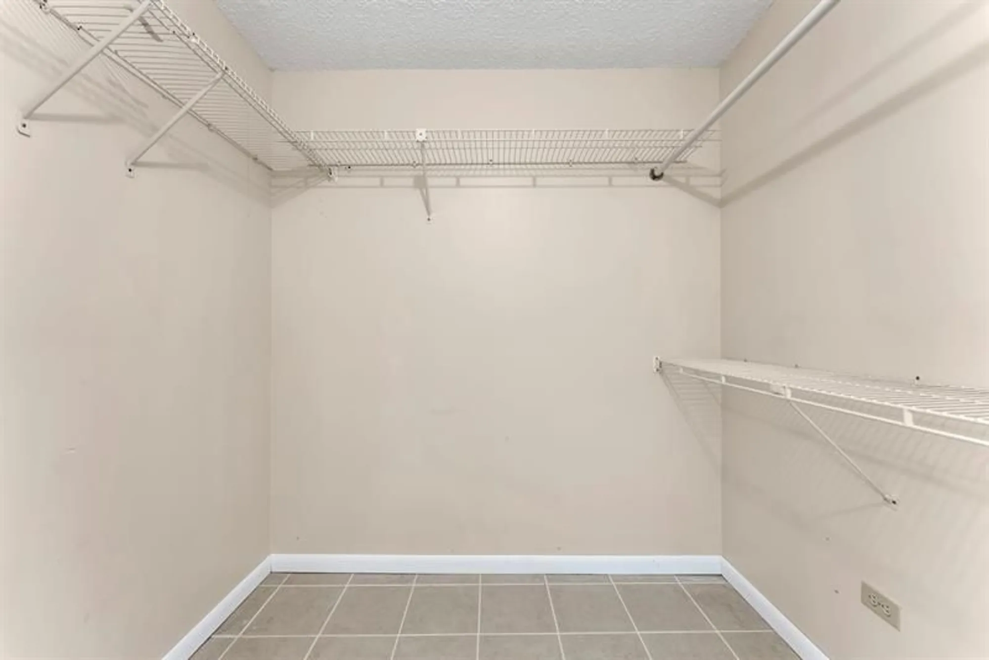Property Slideshow image 15 of 29 | 9947 n belfort cir # 114, Tamarac, FL, 33321