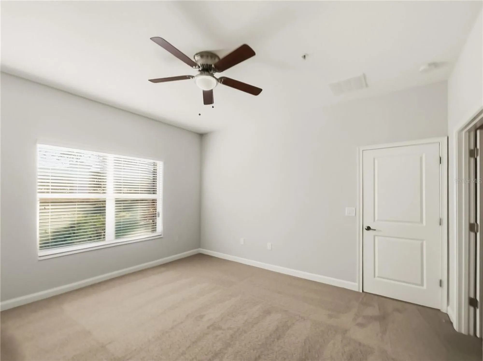 Property Slideshow image 14 of 20 | 3542 fairwaters ct d, Clermont, FL, 34711