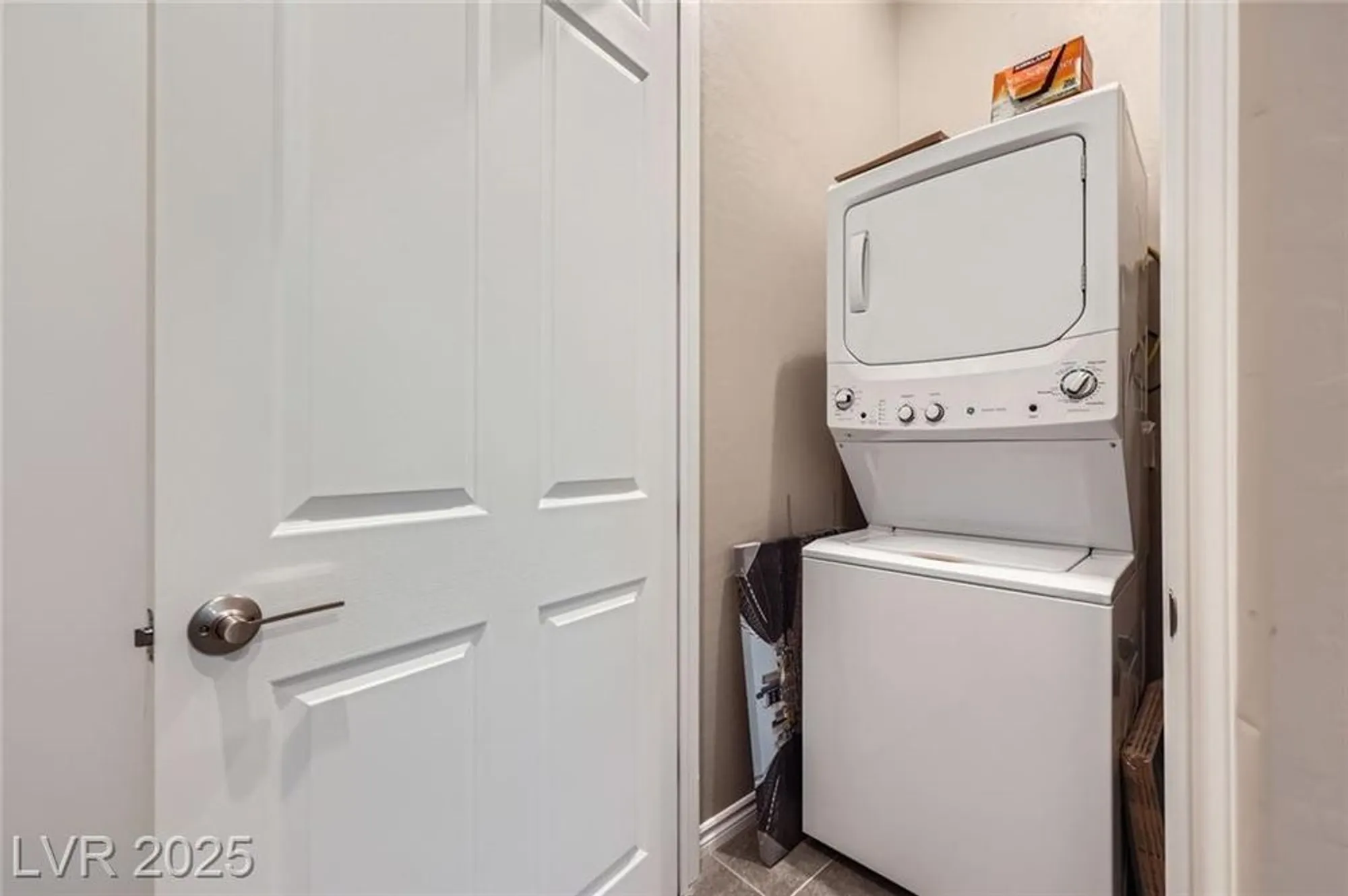 Property Slideshow image 24 of 45 | 800 rosewater dr, Henderson, NV, 89011