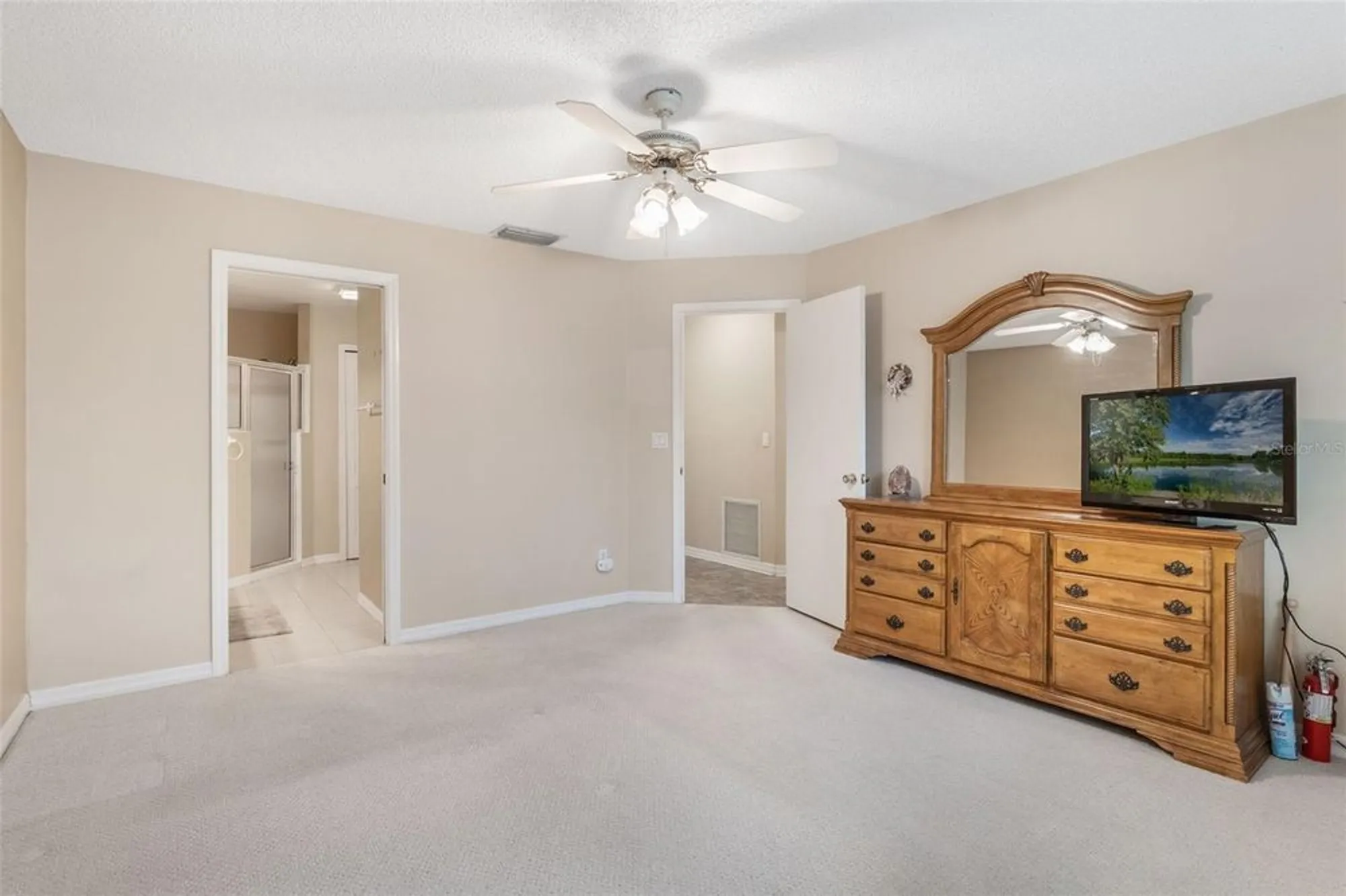 Property Slideshow image 18 of 60 | 26740 cash ct, Leesburg, FL, 34748
