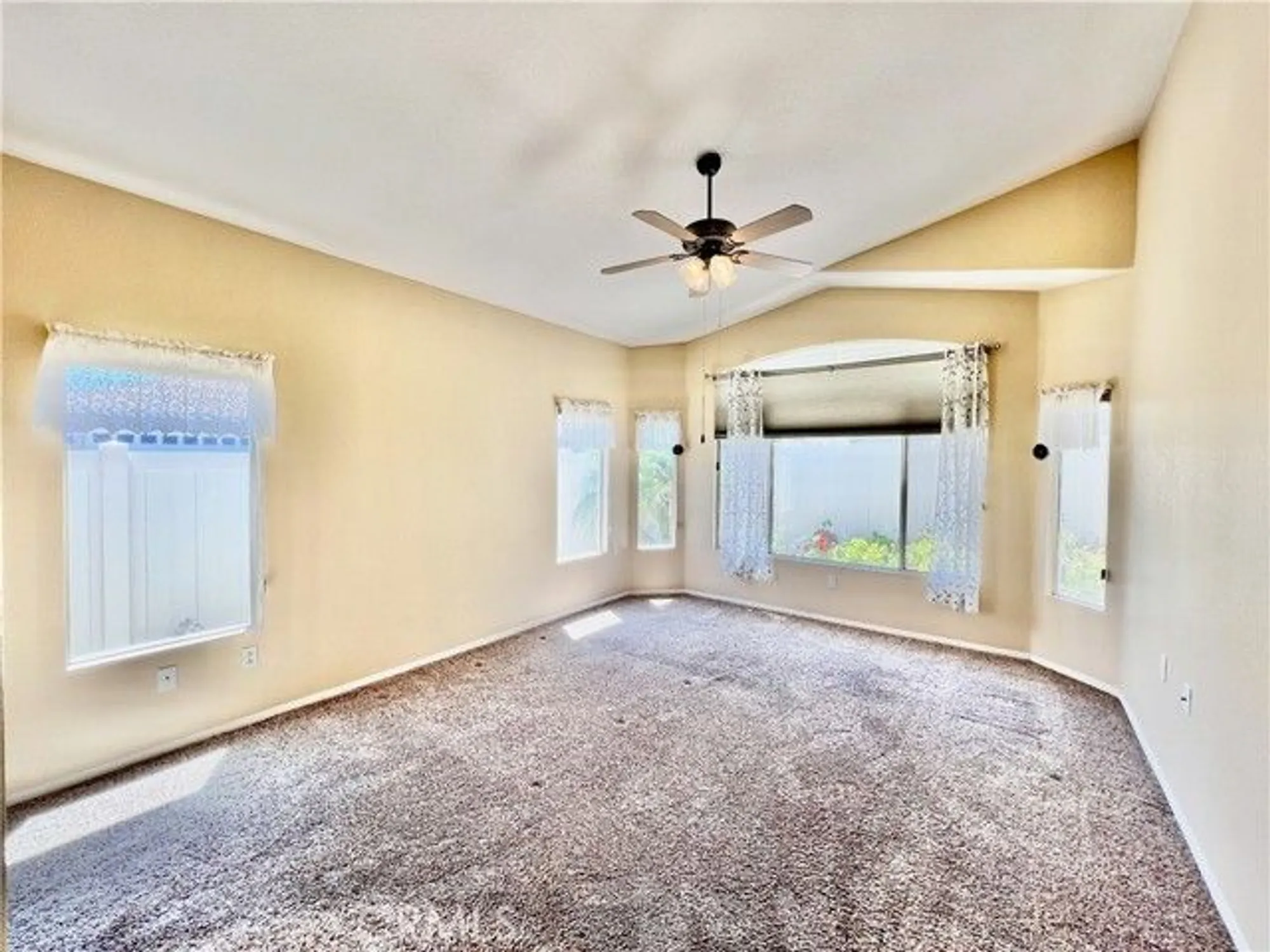 Property Slideshow image 19 of 34 | 26933 circus dr, Menifee, CA, 92585