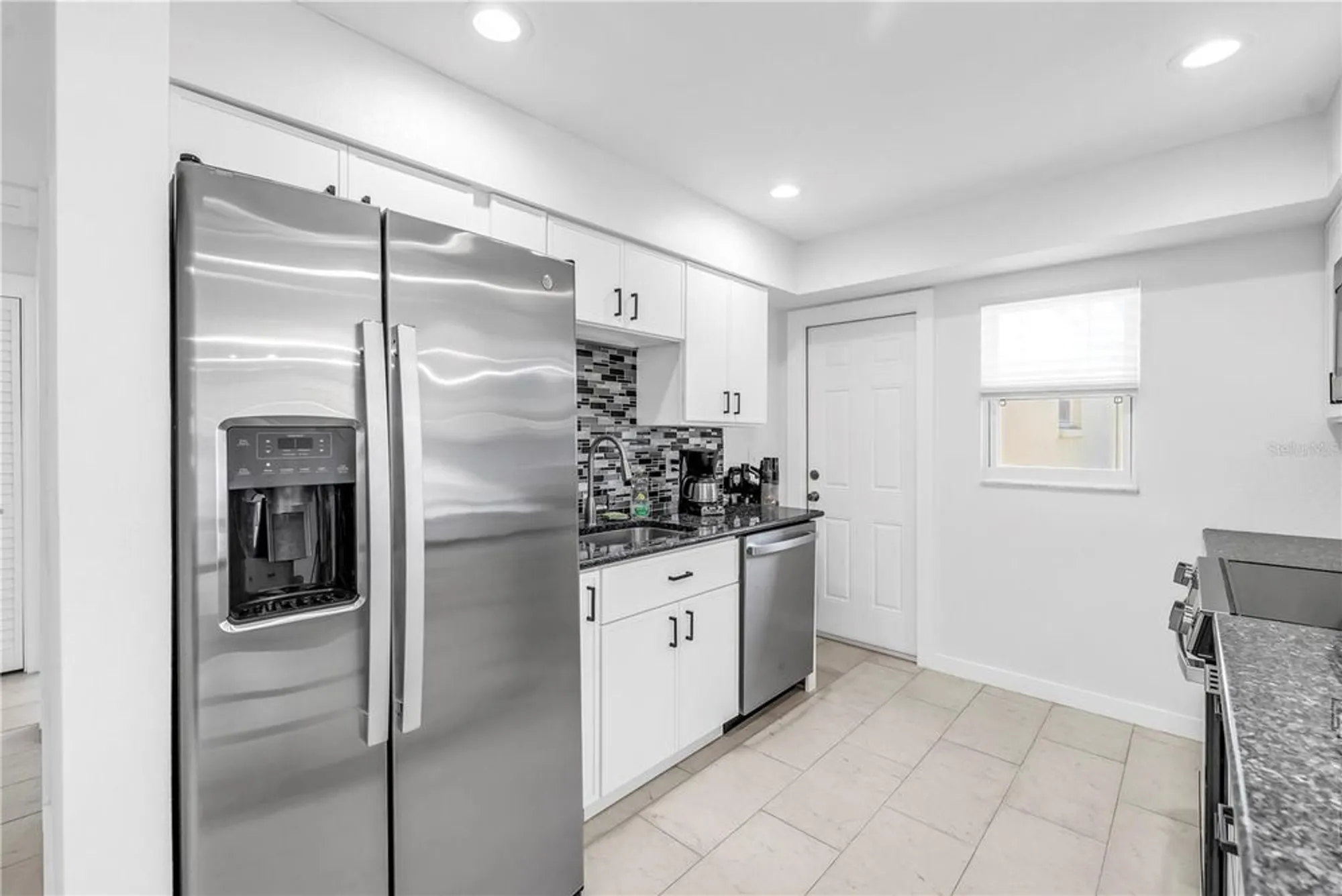 Property Slideshow image 13 of 60 | 111 whispering sands cir # v38, Sarasota, FL, 34242