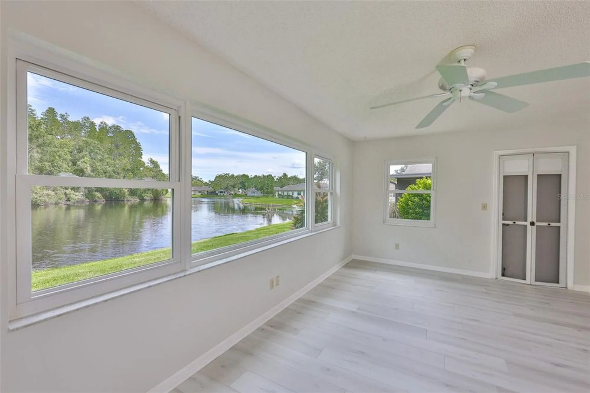 Property Slideshow image 9 of 45 | 2026 hawkhurst cir, Sun City Center, FL, 33573