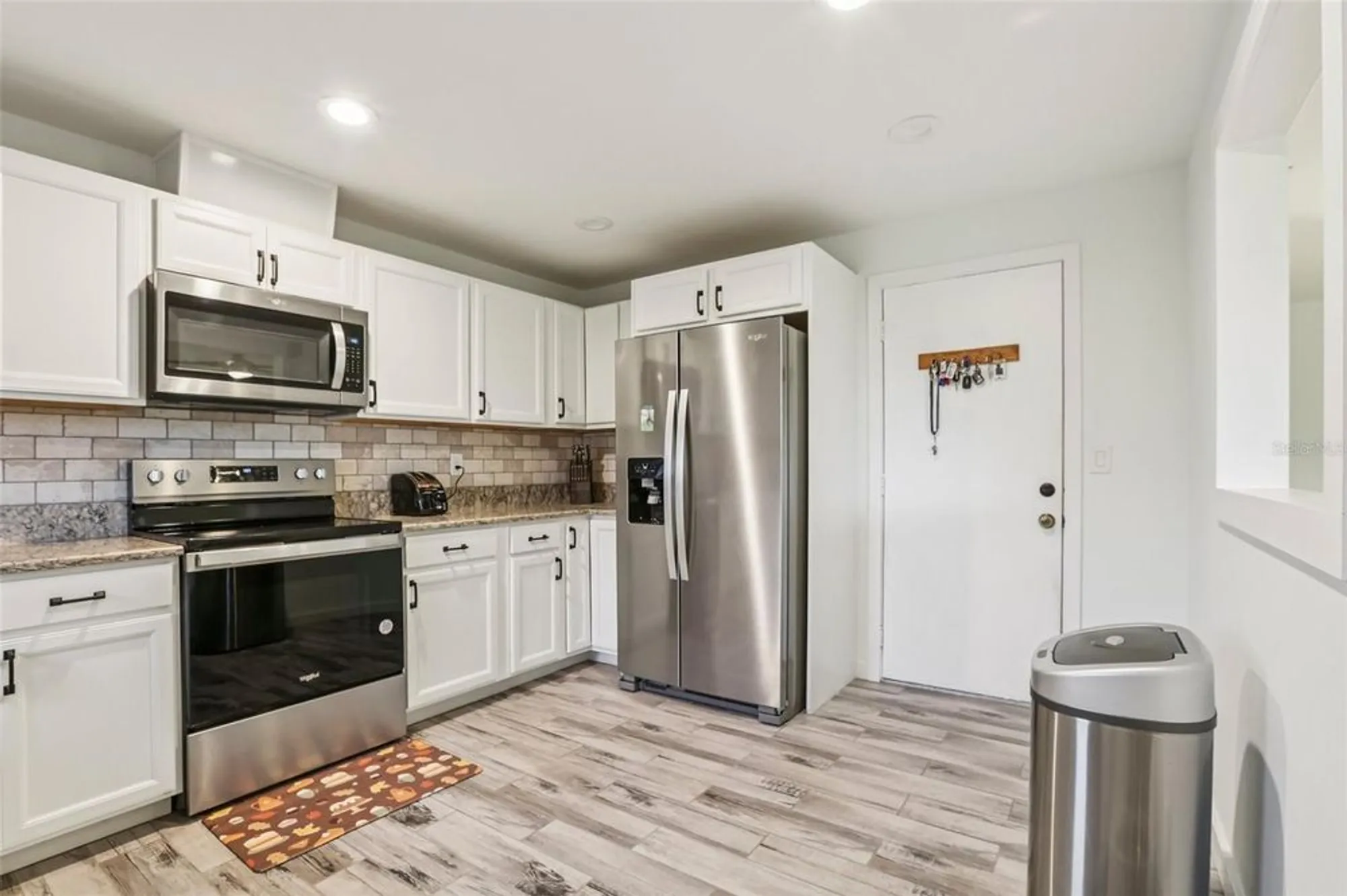 Property Slideshow image 14 of 56 | 2603 lancaster dr, Sun City Center, FL, 33573