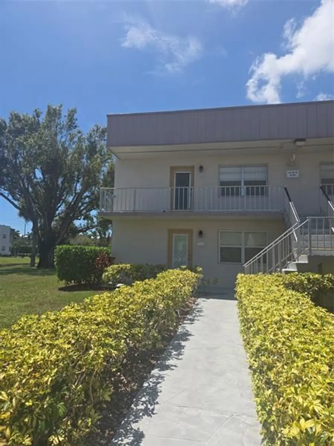 Property Slideshow image 2 of 39 | 480 capri j # 480, Delray Beach, FL, 33484