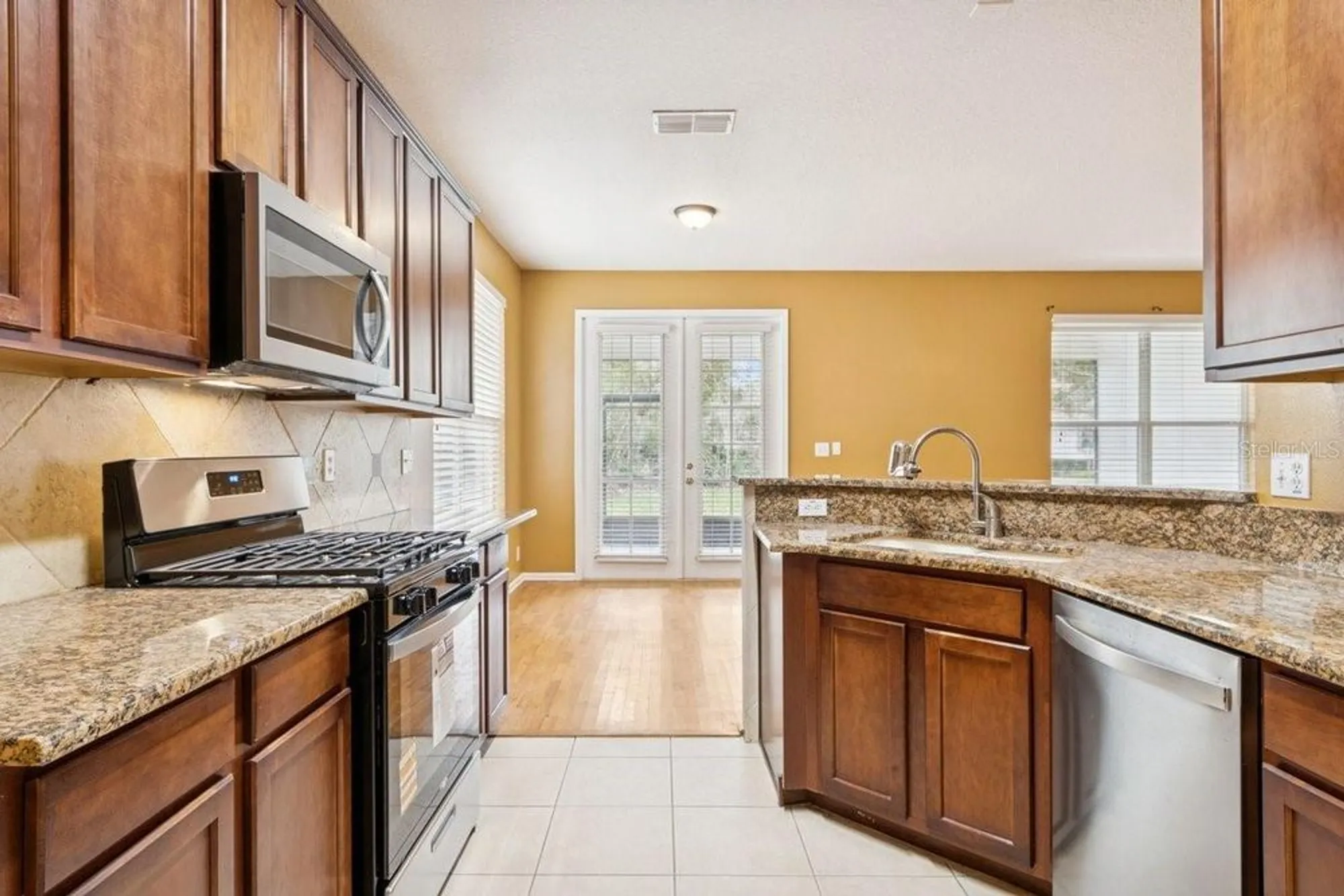 Property Slideshow image 17 of 44 | 902 heron point cir, Deland, FL, 32724