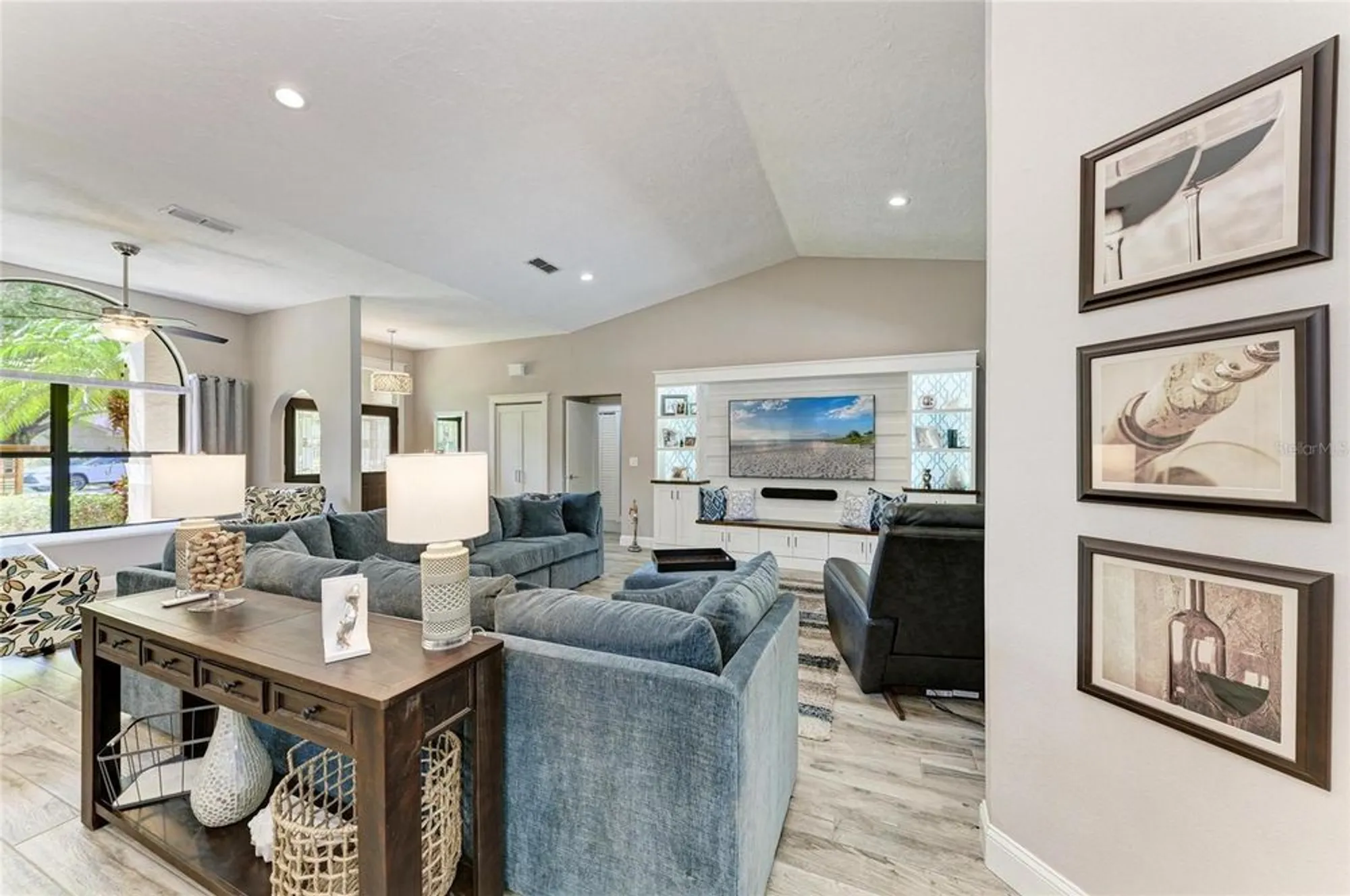 Property Slideshow image 11 of 69 | 8416 palm lakes ct, Sarasota, FL, 34243