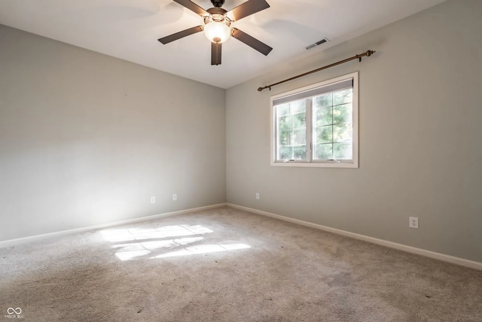 Property Slideshow image 18 of 36 | 489 firefly ln, Carmel, IN, 46032