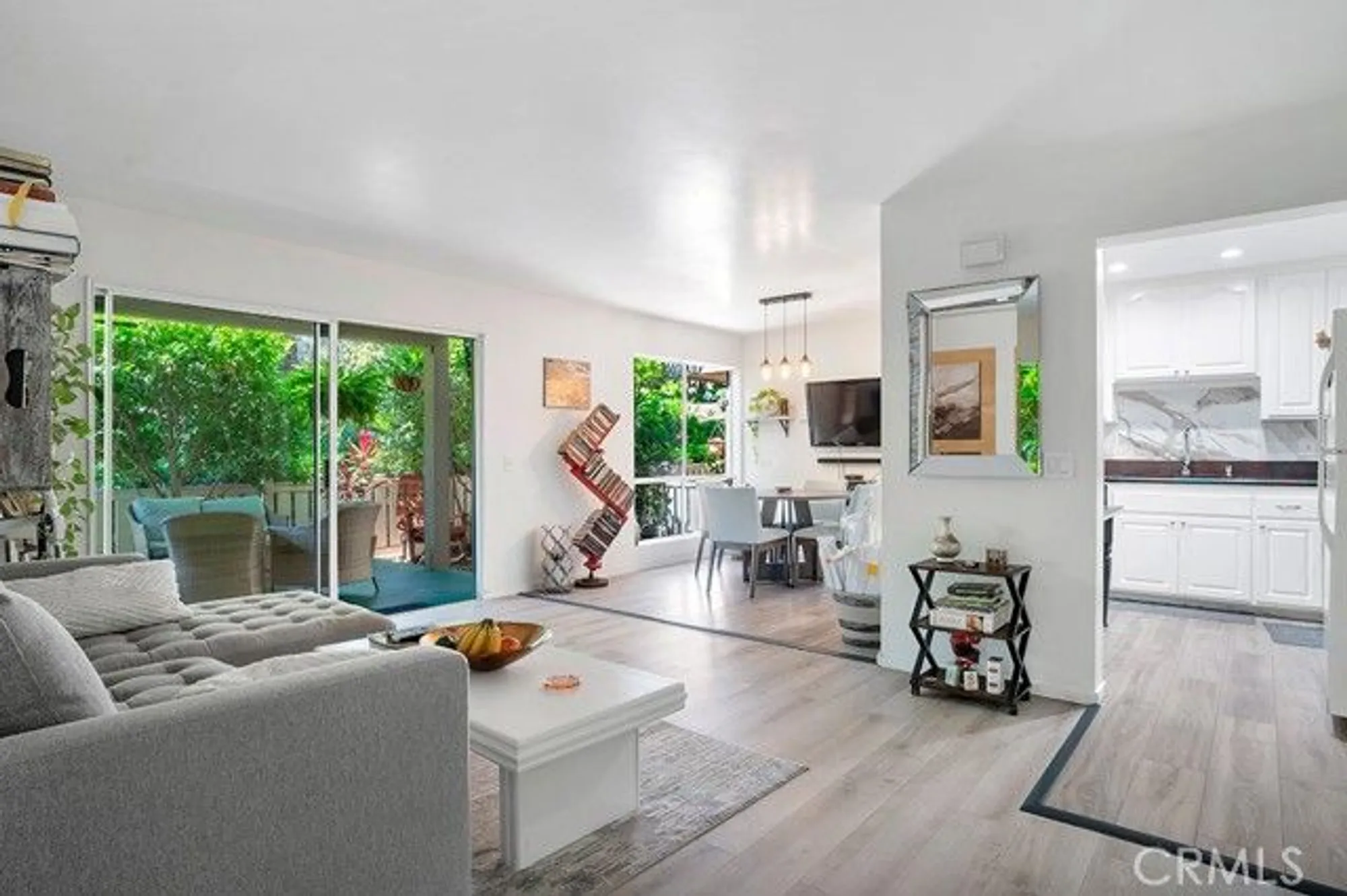 Property Slideshow image 4 of 22 | 291 sequoia ct apt 13, Thousand Oaks, CA, 91360