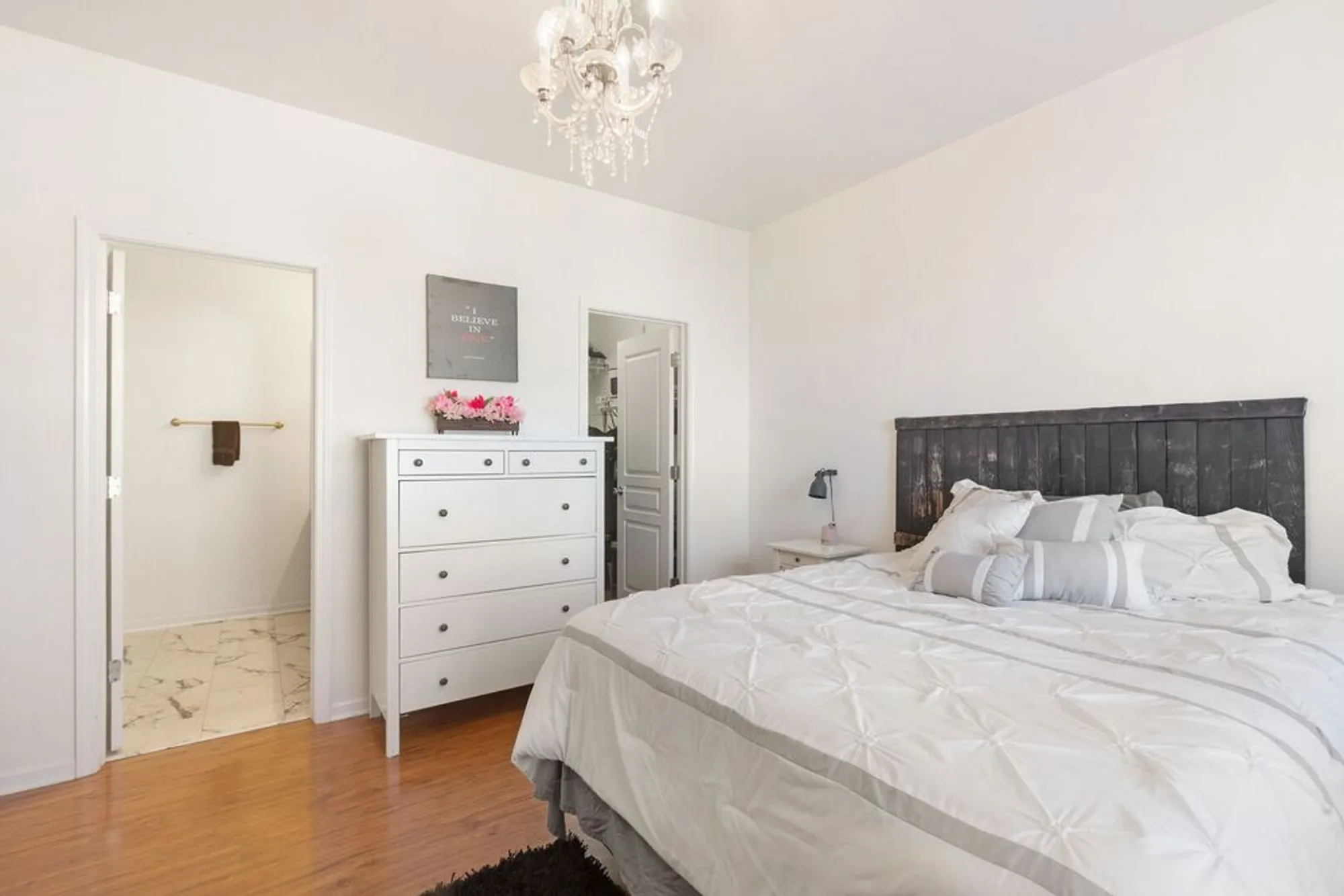 Property Slideshow image 8 of 16 | 94 w essington dr, Round Lake, IL, 60073