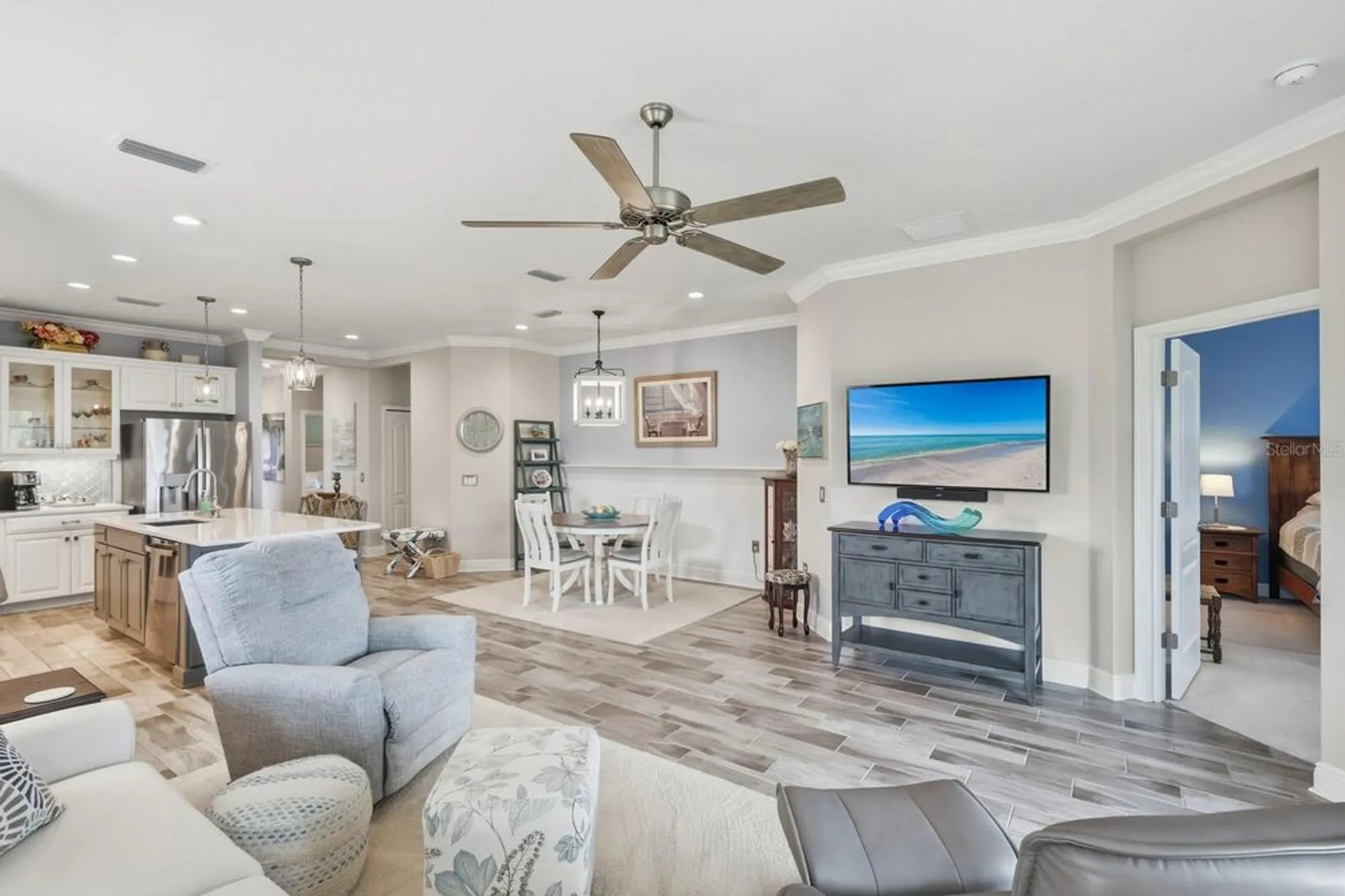 Property Slideshow image 19 of 59 | 2723 sapphire blue ln, Bradenton, FL, 34211