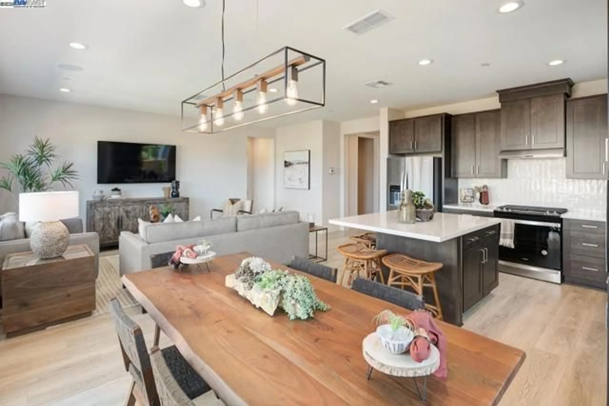 Property Slideshow image 15 of 30 | 1342 marceline dr, Manteca, CA, 95336