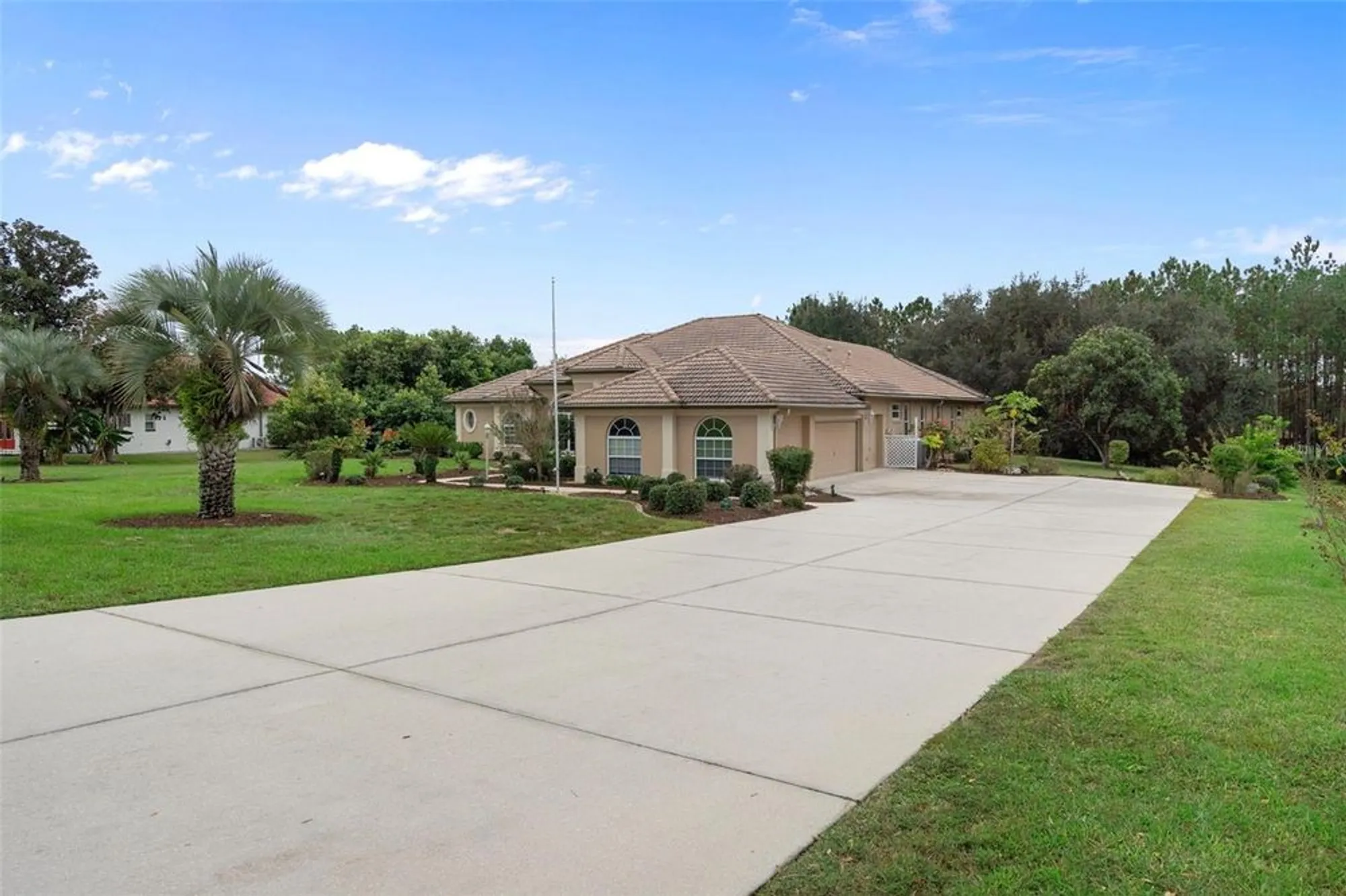 Property Slideshow image 11 of 93 | 576 w fenway dr, Hernando, FL, 34442