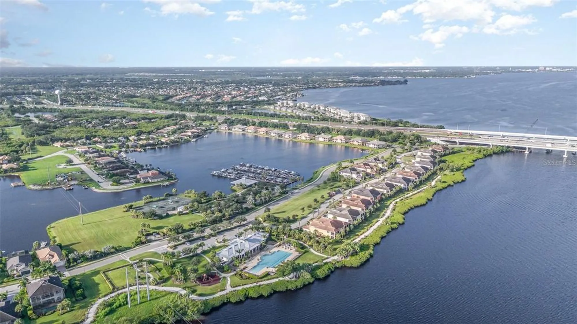 Property Slideshow image 40 of 78 | 1121 riverscape st, Bradenton, FL, 34208