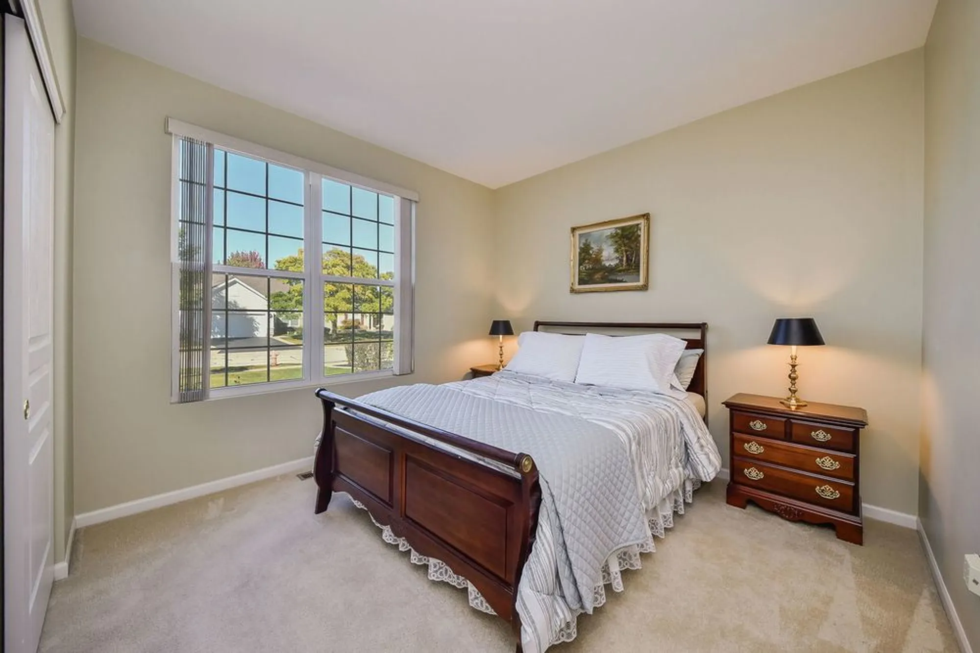 Property Slideshow image 9 of 26 | 2525 rolling rdg, Elgin, IL, 60124