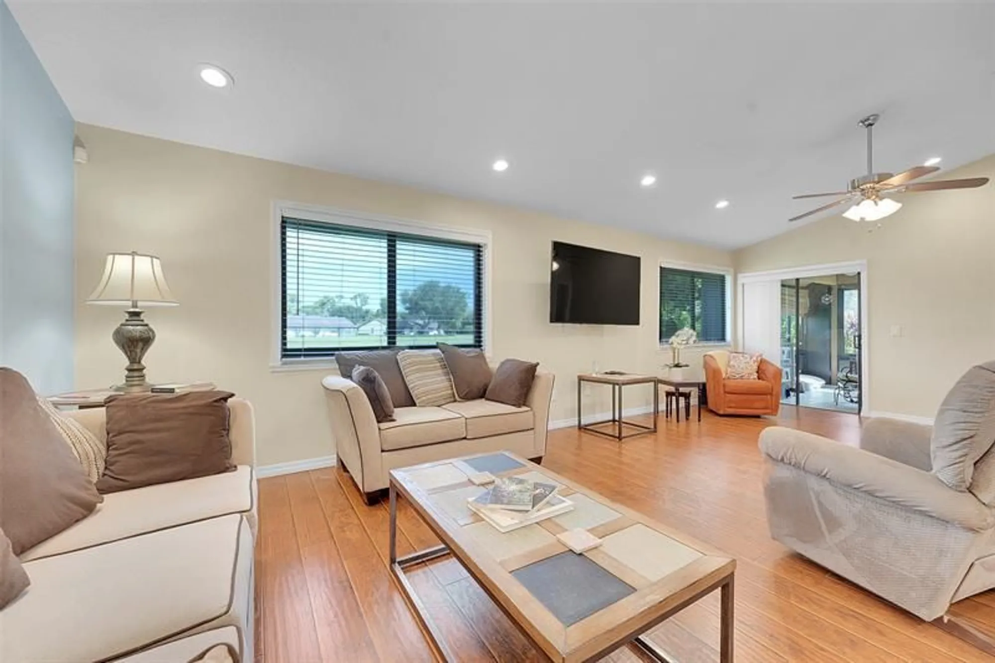 Property Slideshow image 9 of 53 | 468 long bow ct # 468, Royal Palm Beach, FL, 33411